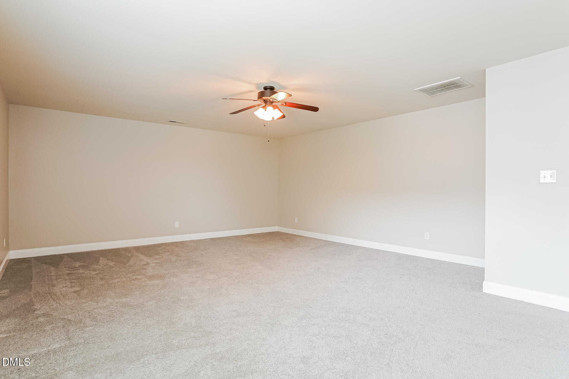 650 Winding Oak Way Property Photo 10