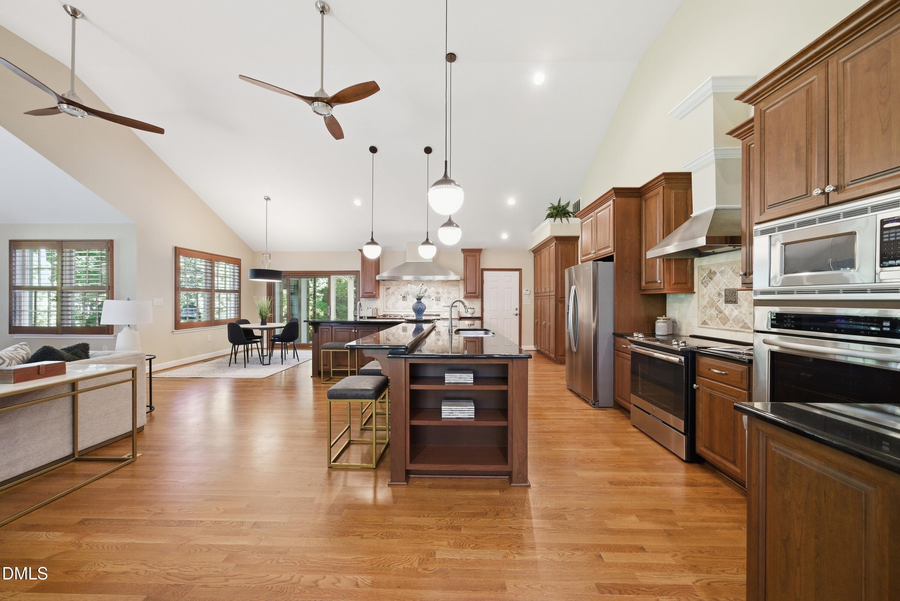 3812 Somerset Drive Property Photo 14