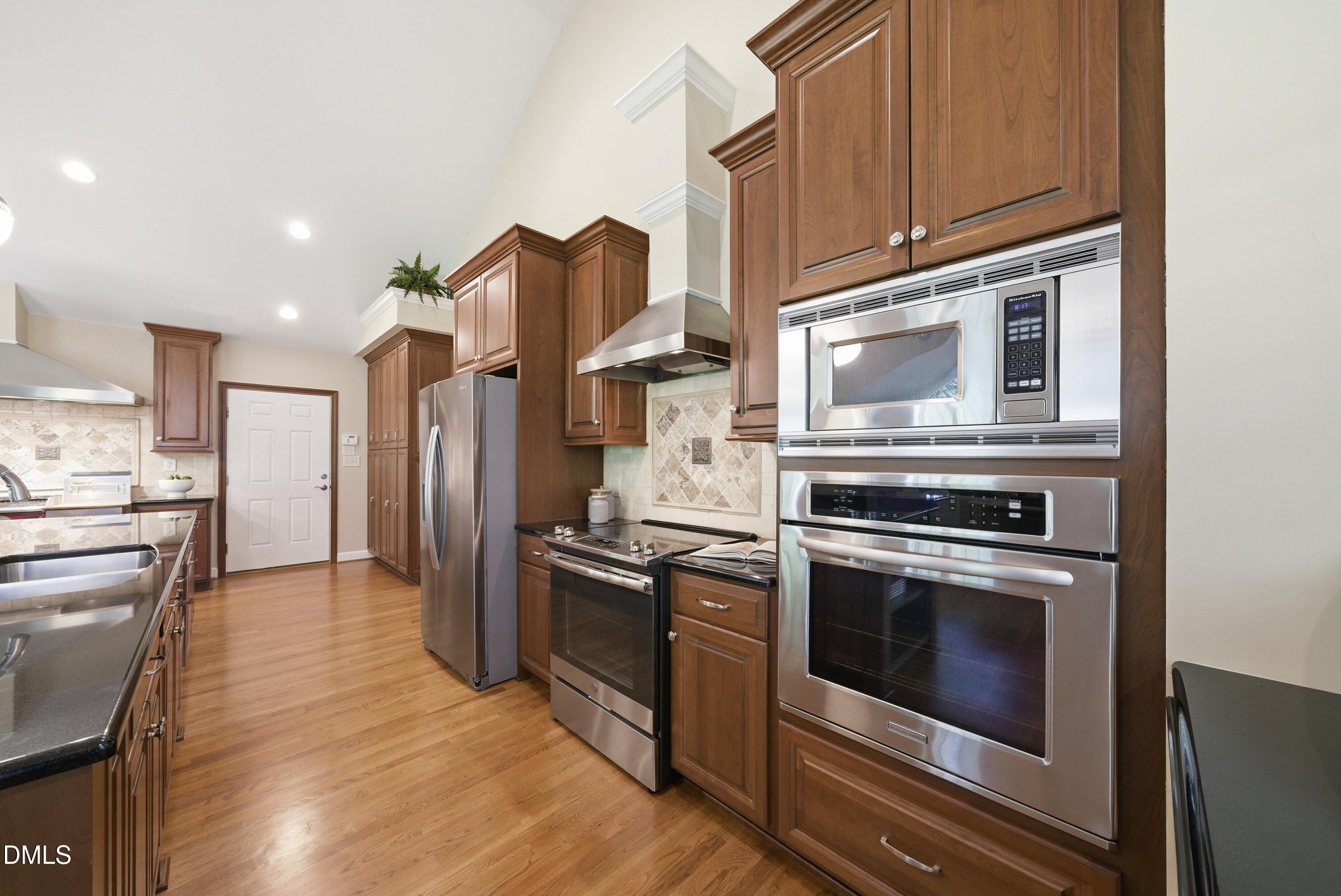 3812 Somerset Drive Property Photo 16