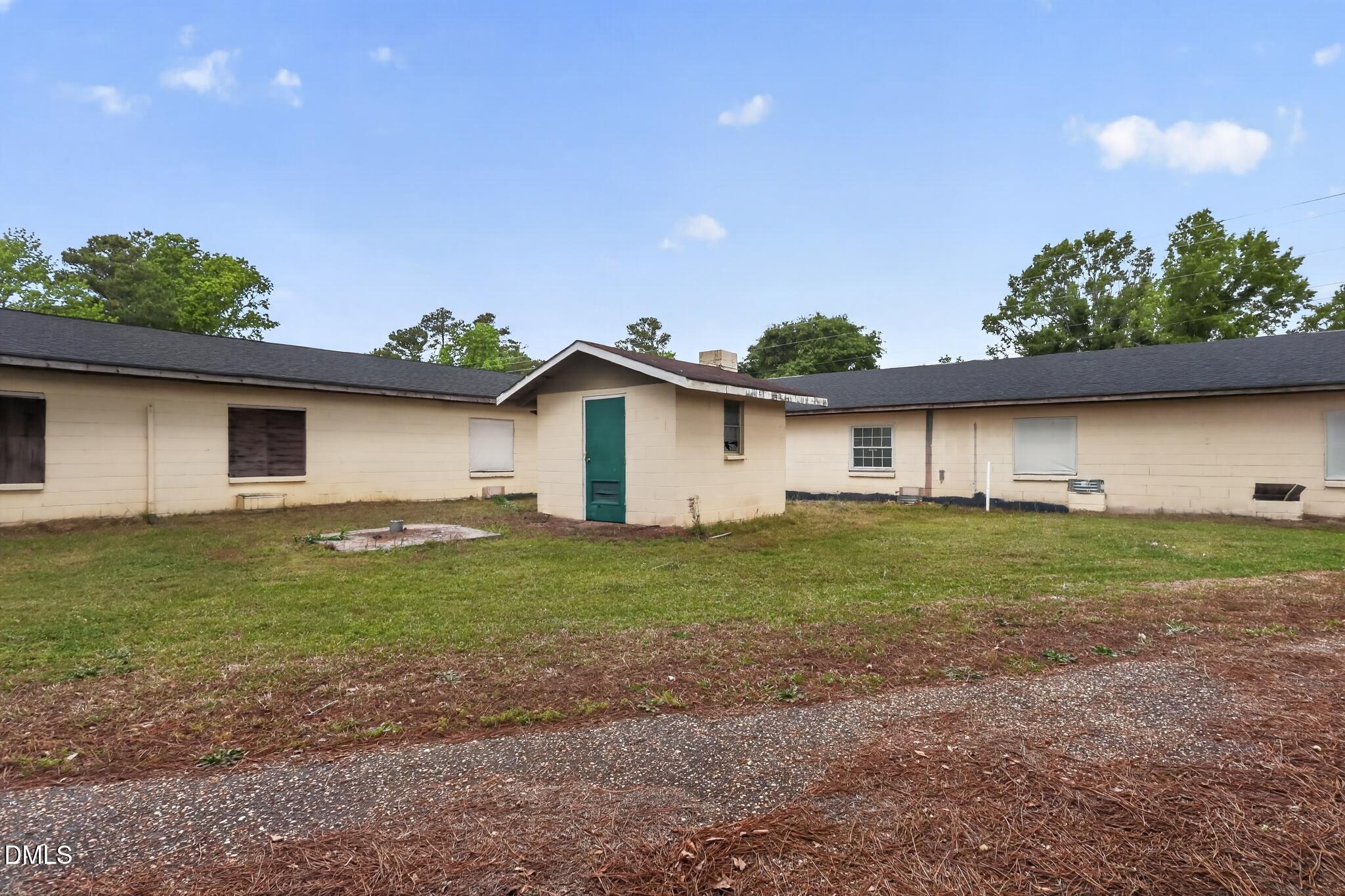 6828 Old Stage Road N Property Photo 5