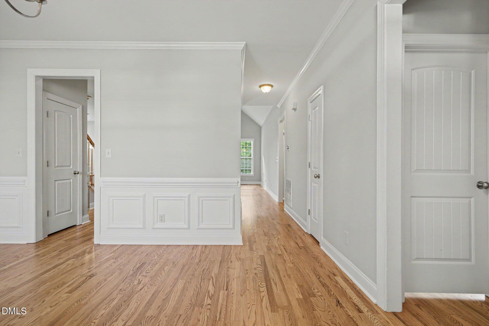 433 Spruce Meadows Lane Property Photo 5