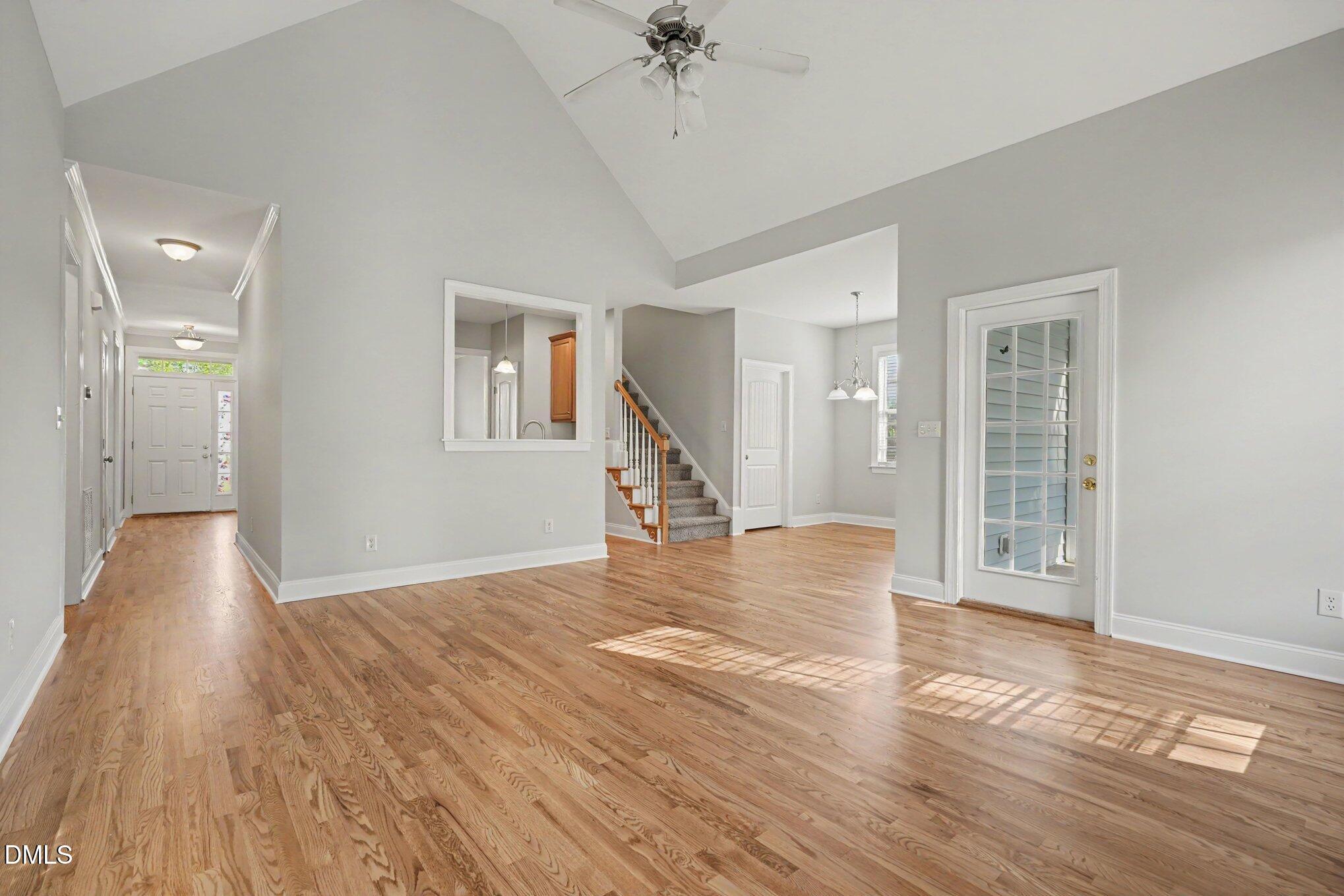 433 Spruce Meadows Lane Property Photo 6