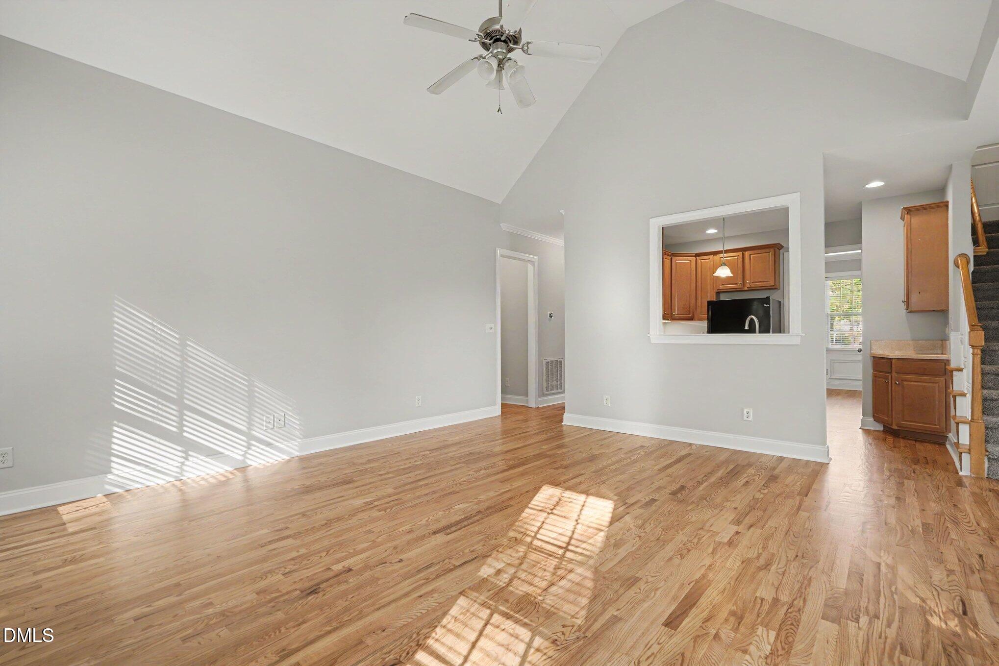 433 Spruce Meadows Lane Property Photo 11