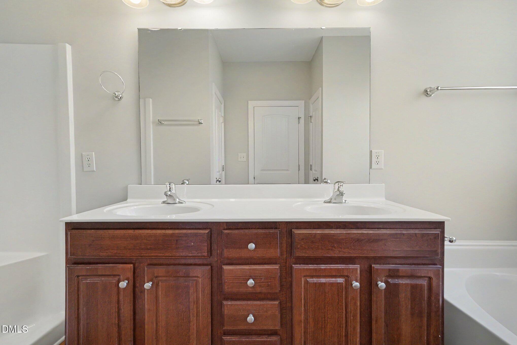 433 Spruce Meadows Lane Property Photo 23