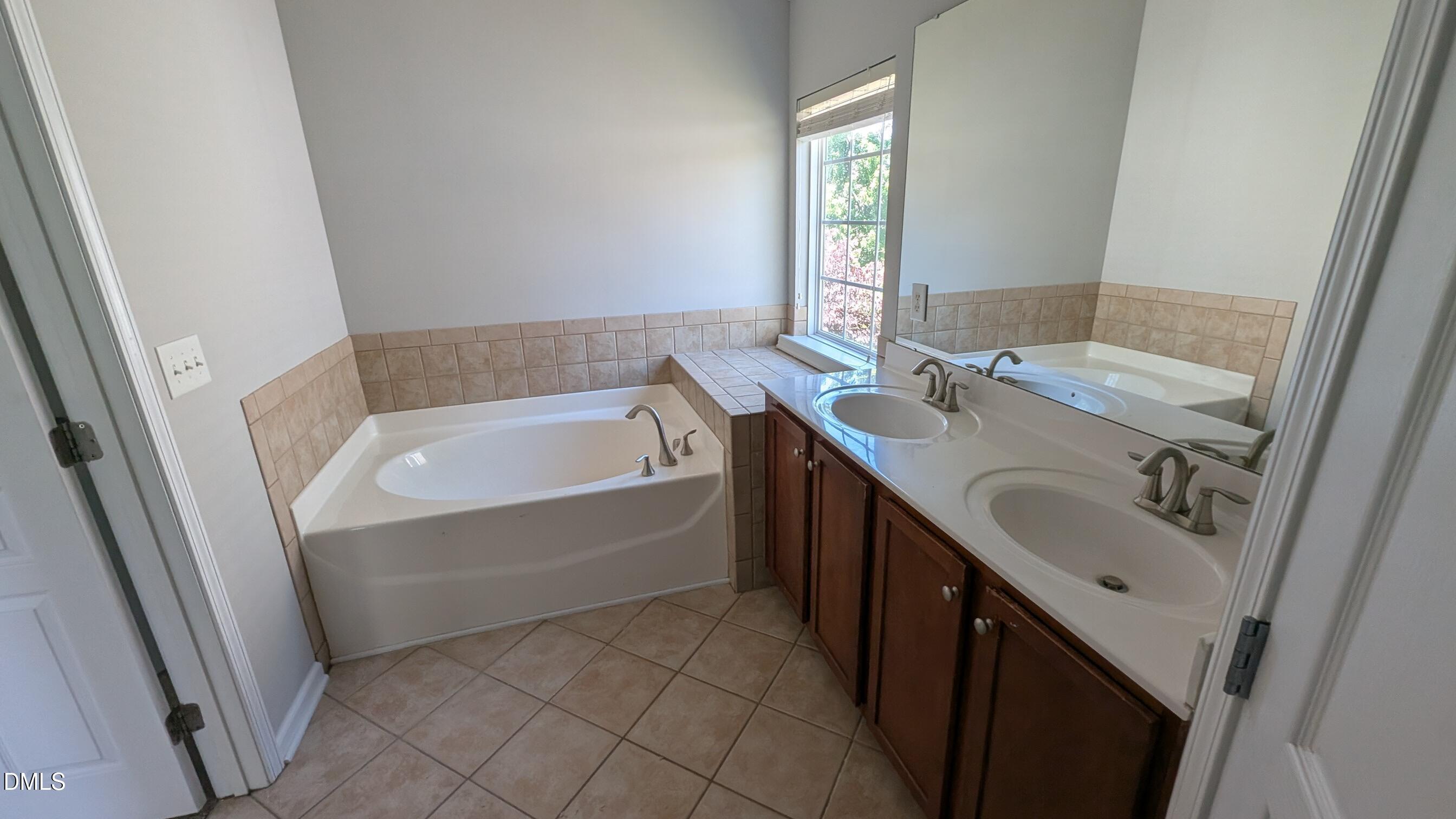 2003 Woodsdale Drive Property Photo 15