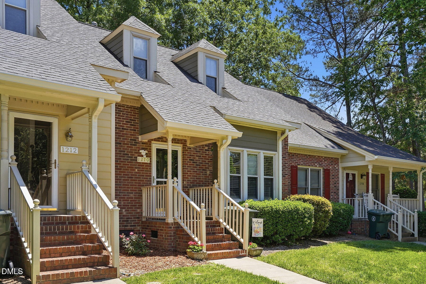 1210 Shadowbark Court Property Photo 2