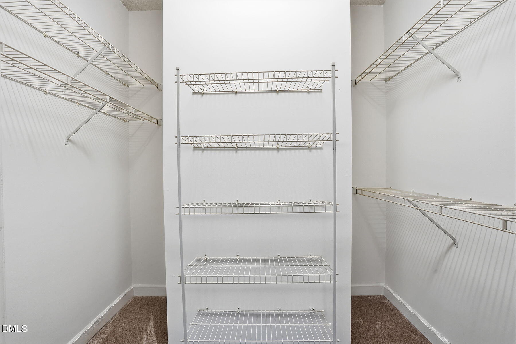 1210 Shadowbark Court Property Photo 8