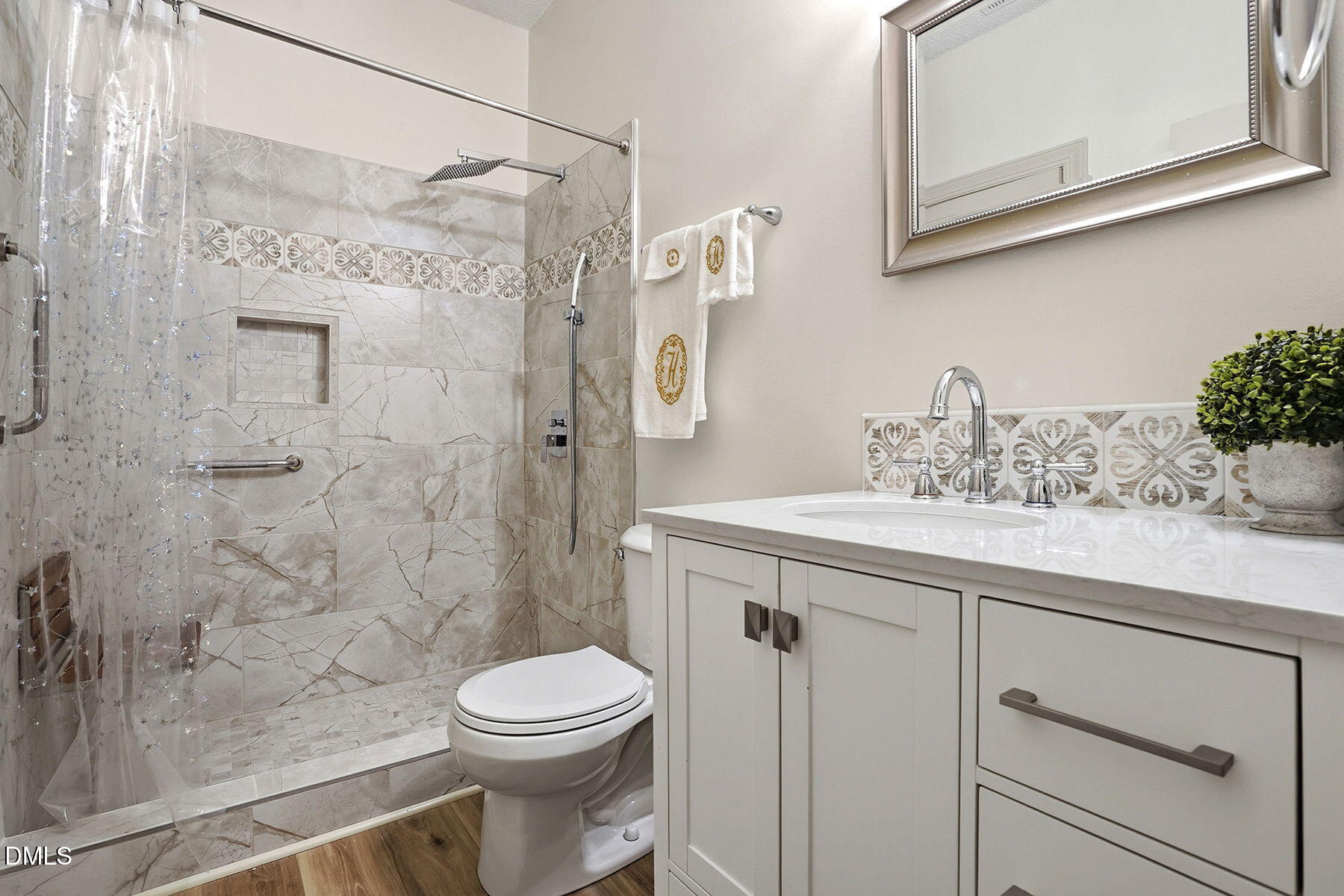 1210 Shadowbark Court Property Photo 9