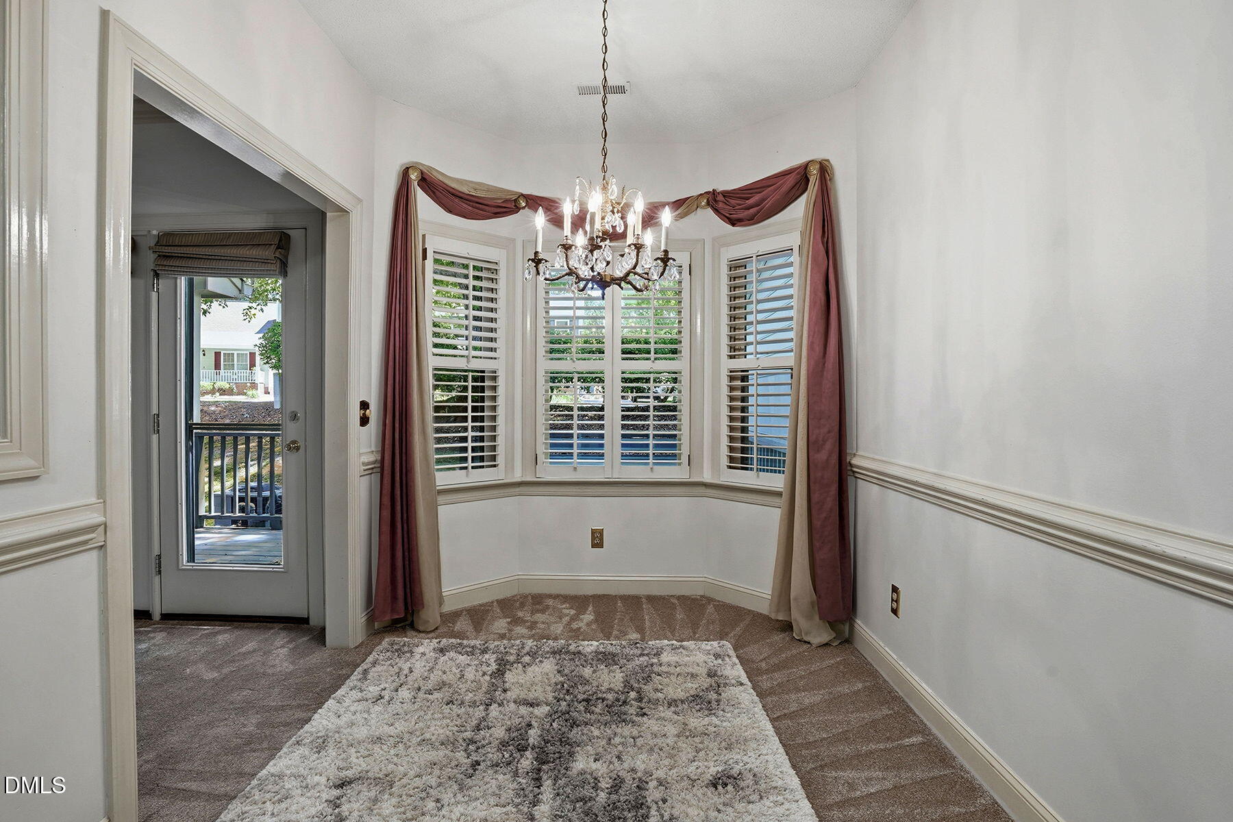 1210 Shadowbark Court Property Photo 15