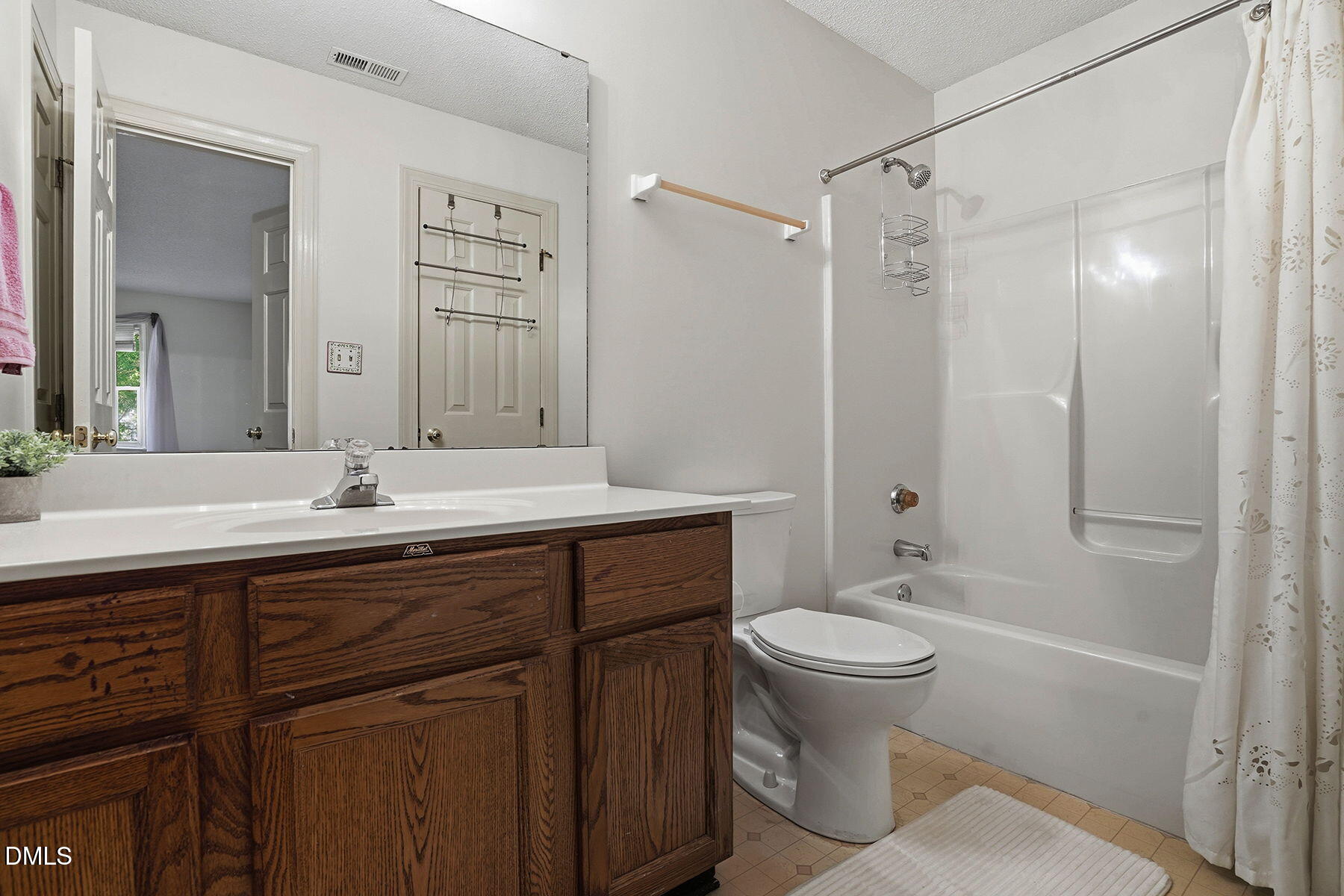 1210 Shadowbark Court Property Photo 23