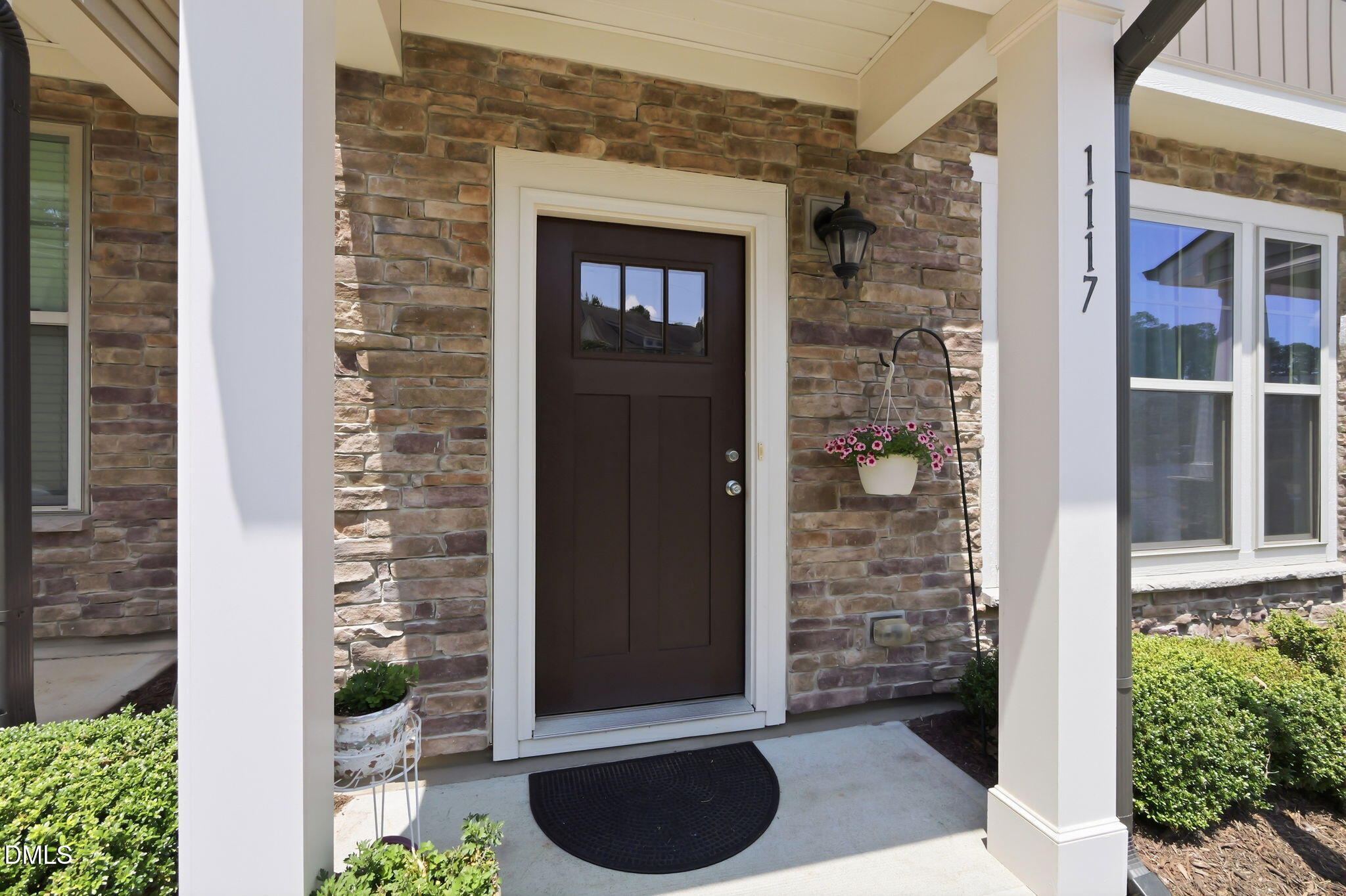 1117 Metropolitan Drive Property Photo 4