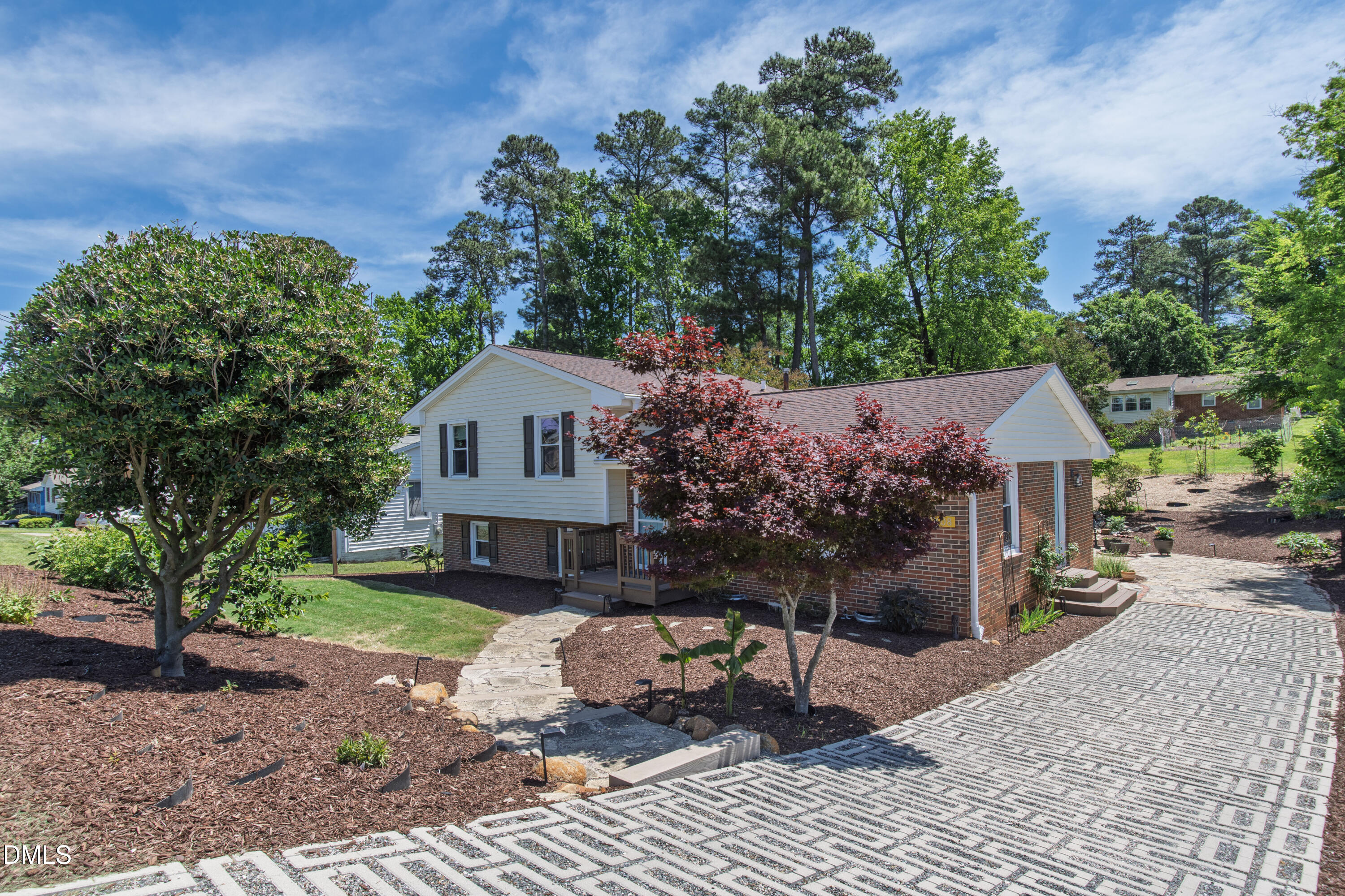 1408 N King Charles Road