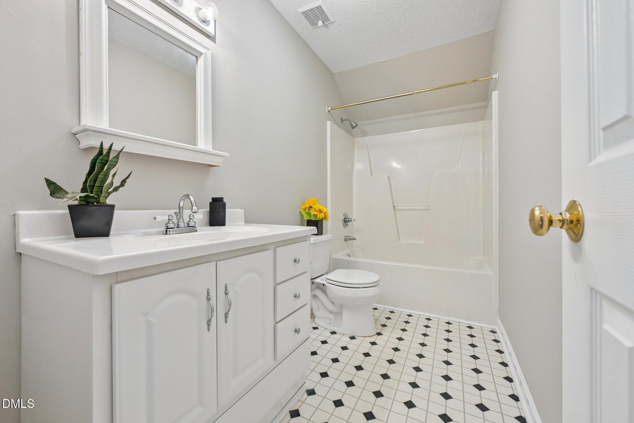 104 Spinel Lane Property Photo 34
