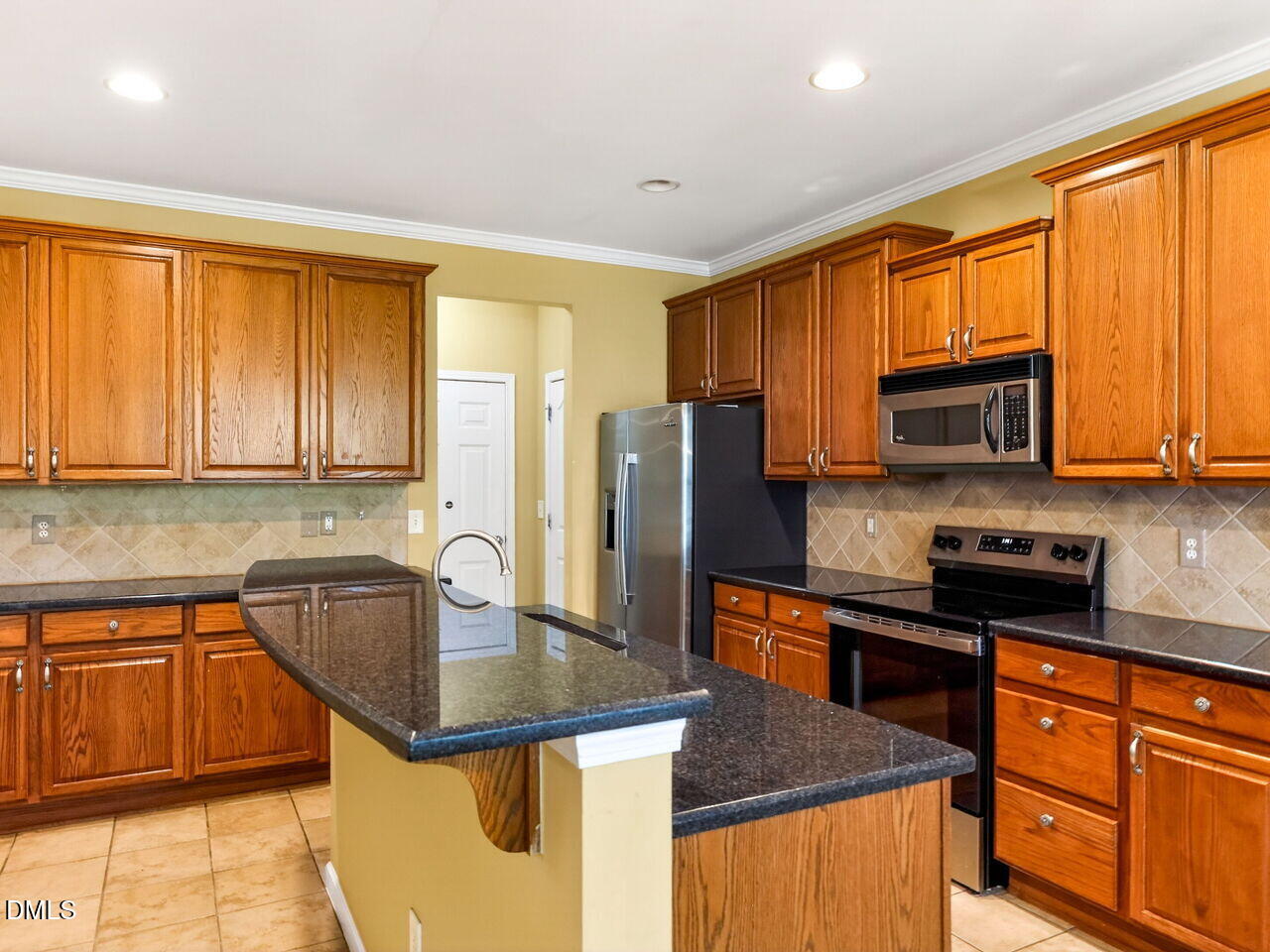 204 Royal Tower Way Property Photo 10
