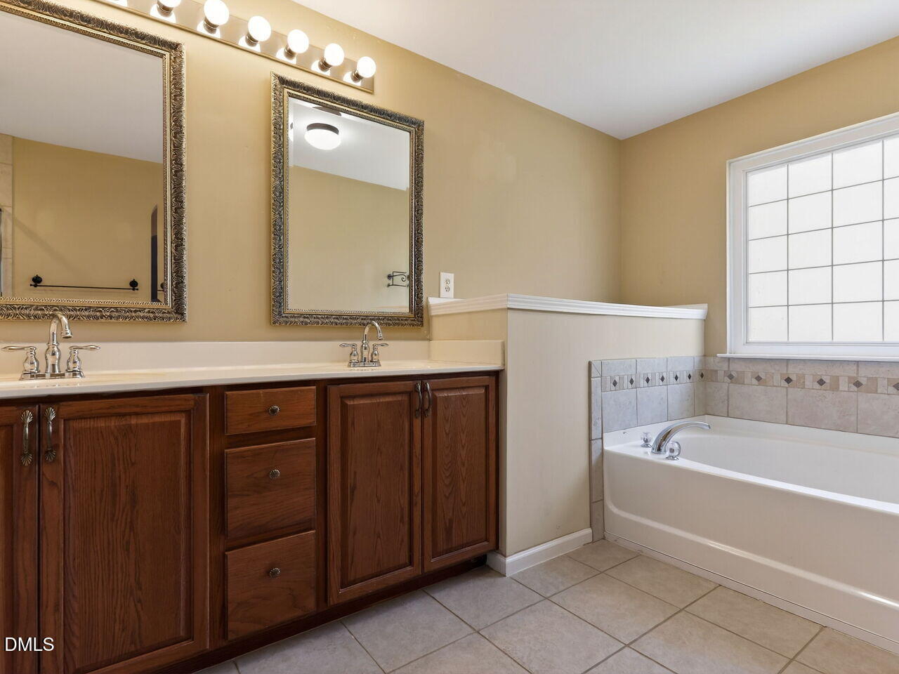 204 Royal Tower Way Property Photo 22