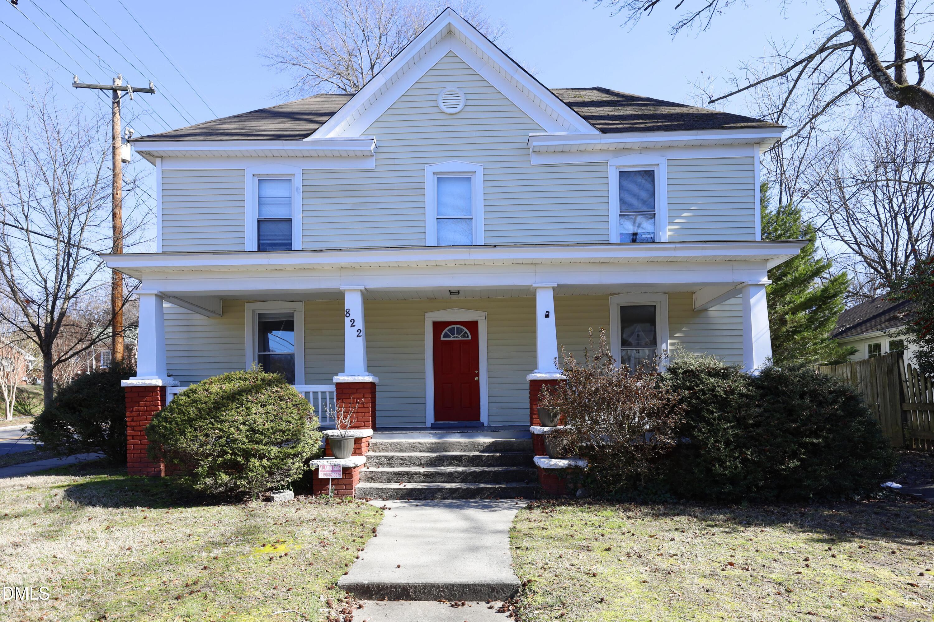 822 Clarendon Street Property Photo 1