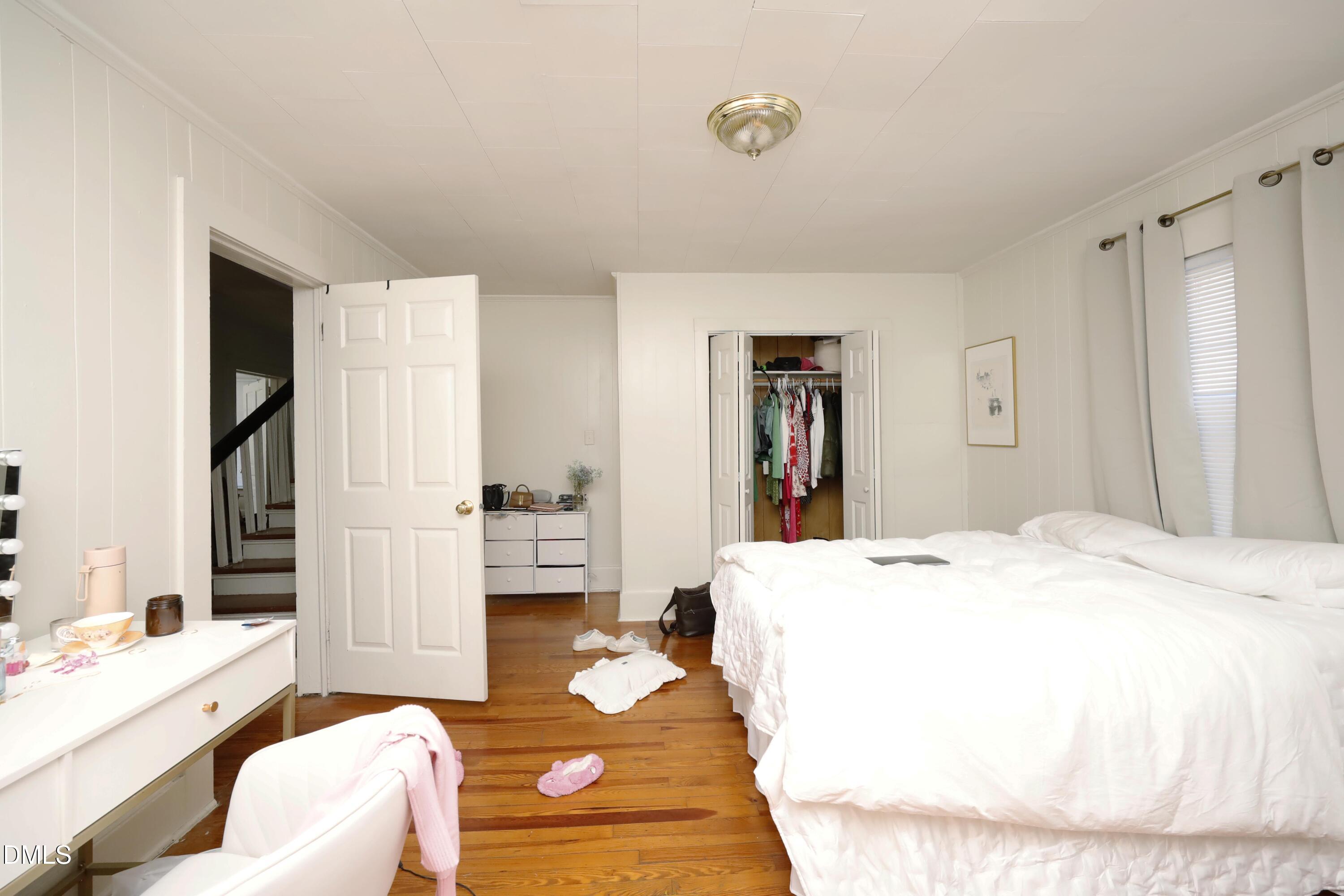 822 Clarendon Street Property Photo 2