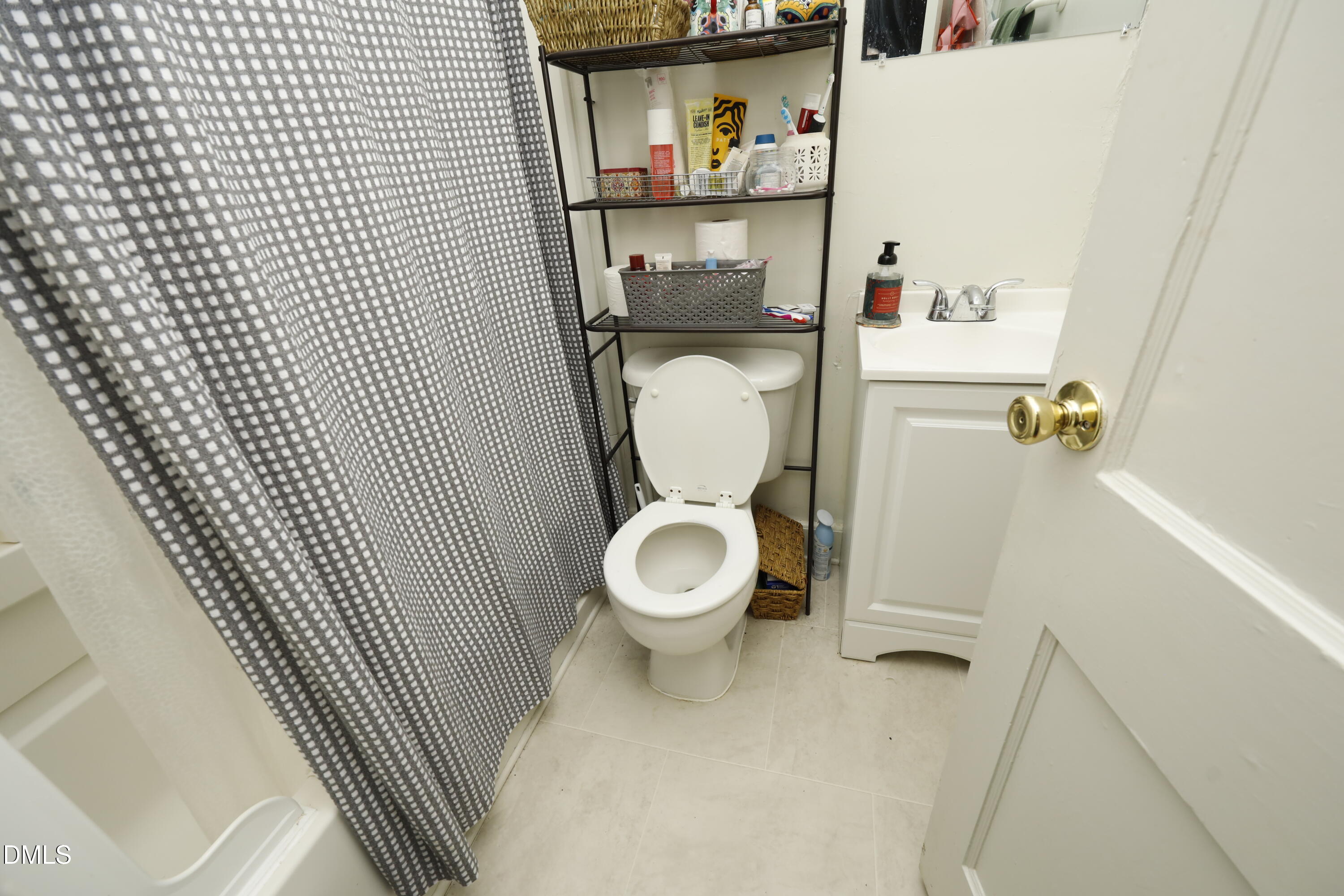 822 Clarendon Street Property Photo 3
