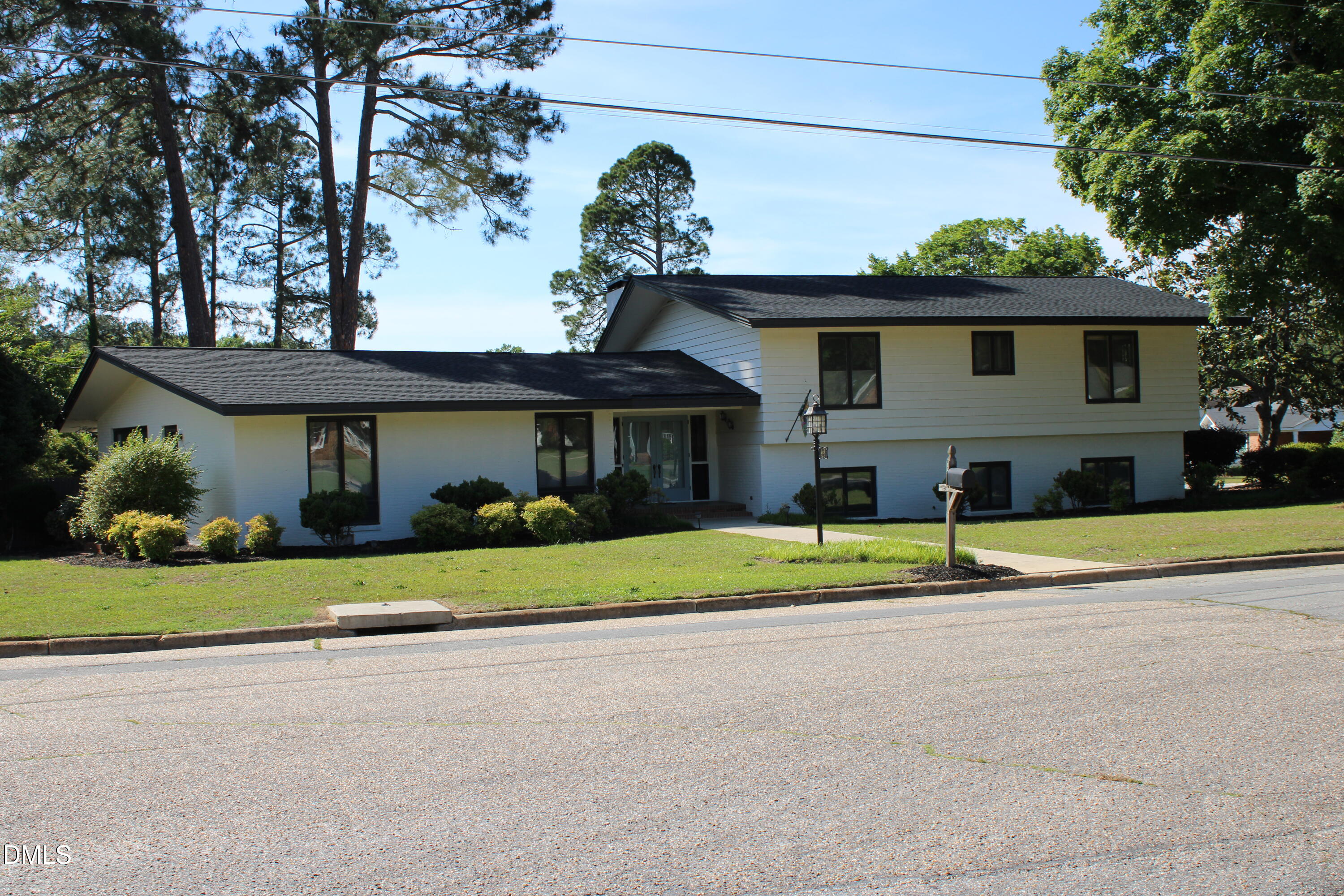 1607 Lakeshore Drive Property Photo 1