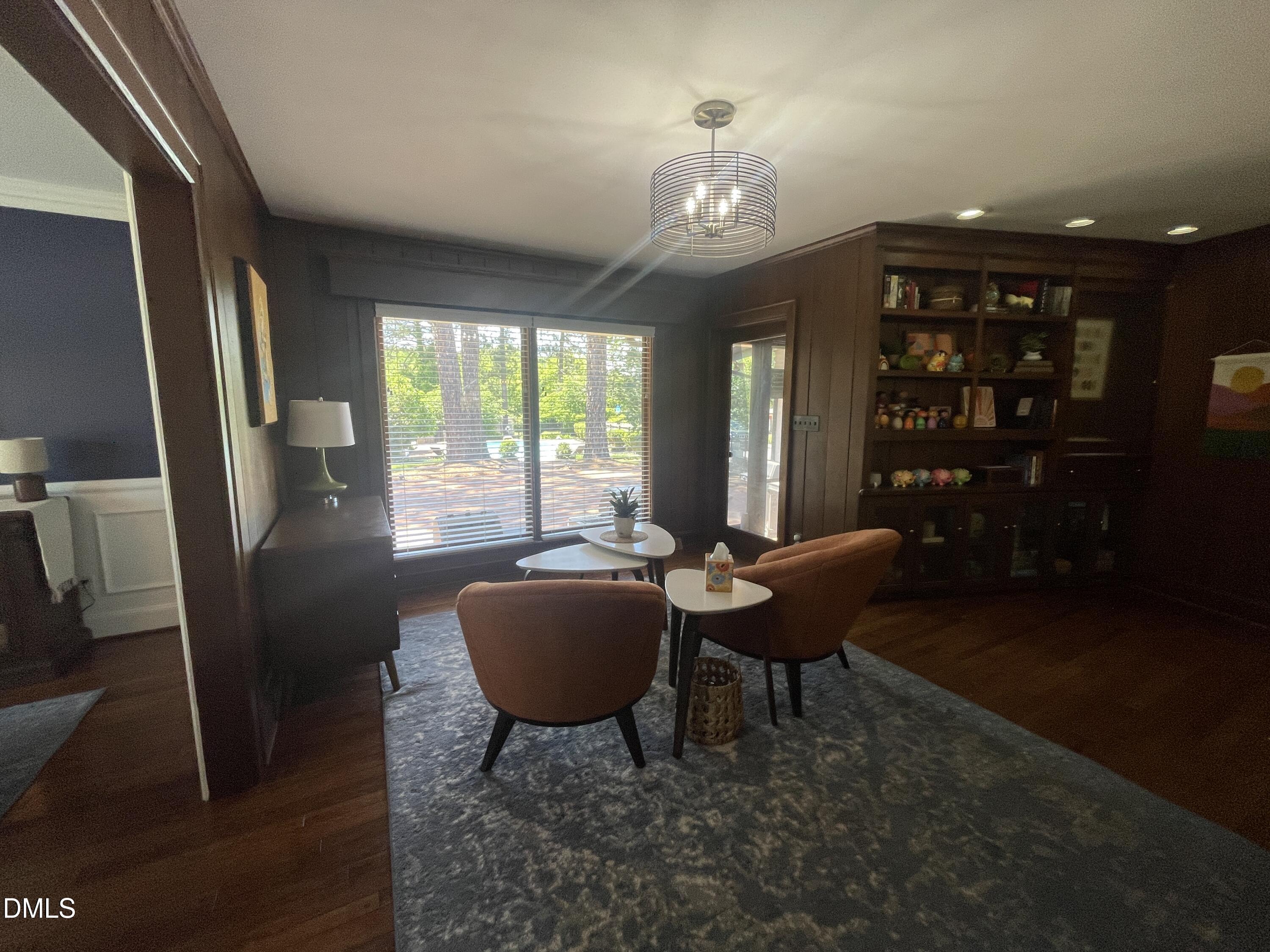 1607 Lakeshore Drive Property Photo 4