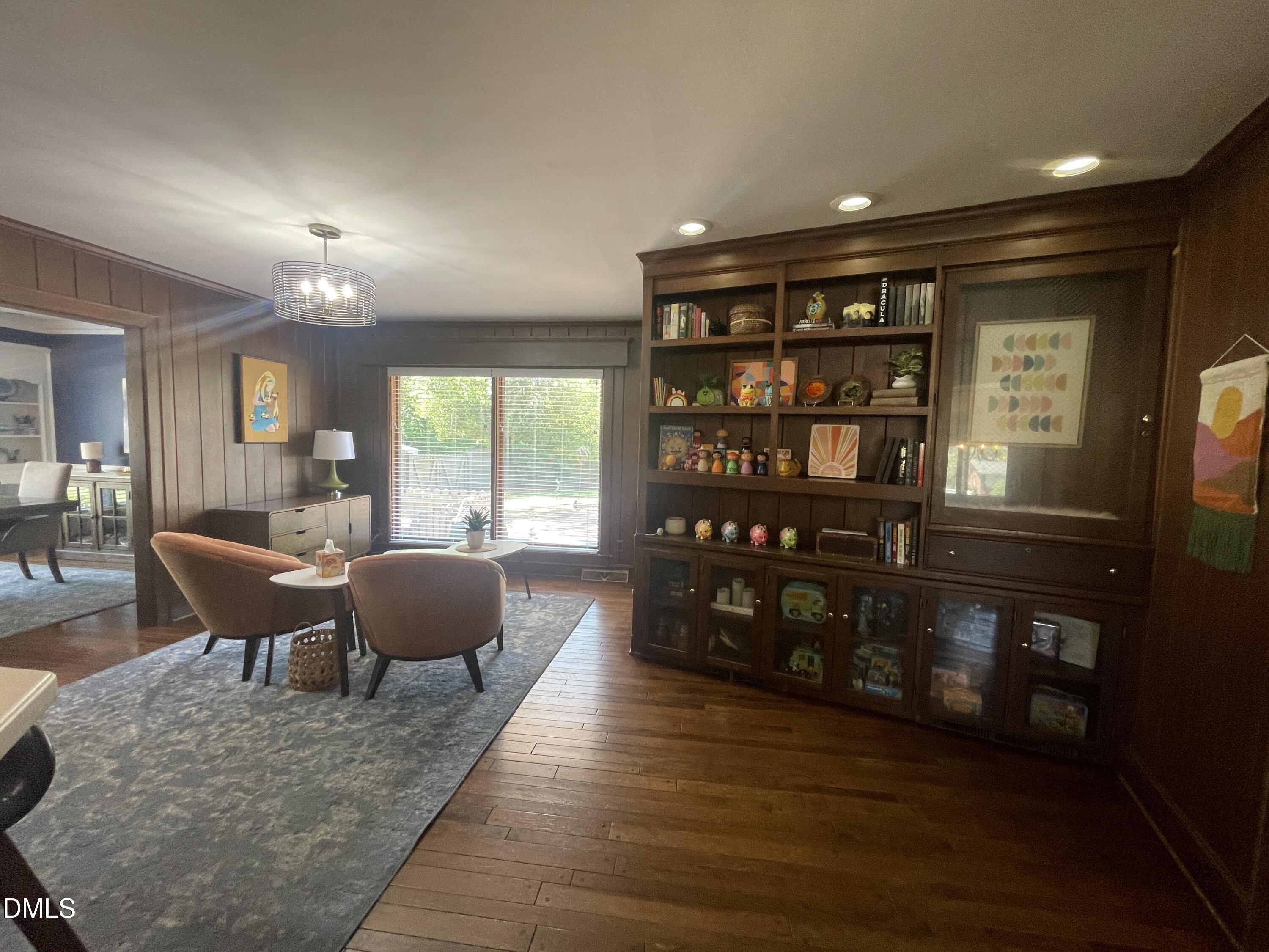 1607 Lakeshore Drive Property Photo 5
