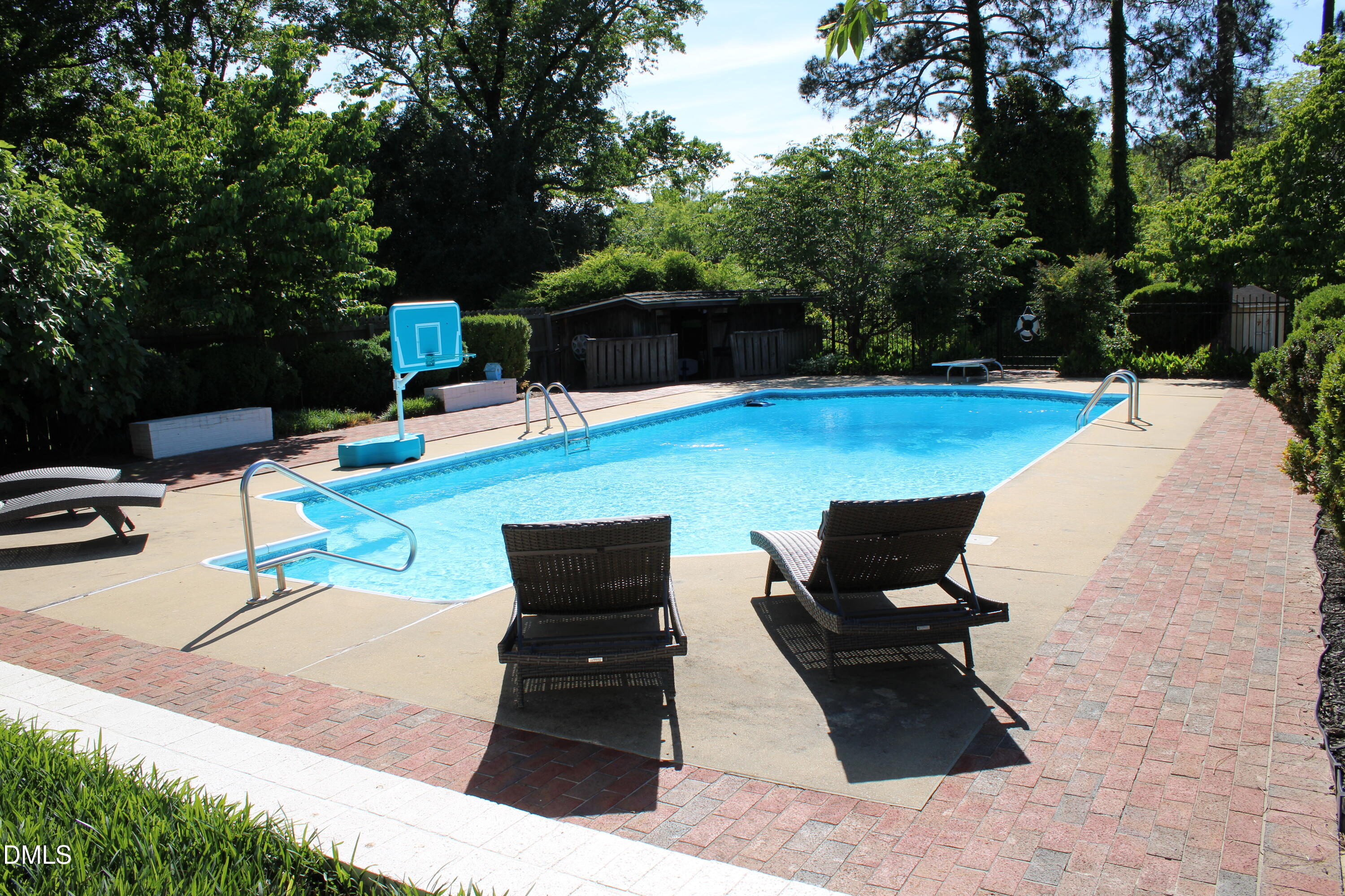 1607 Lakeshore Drive Property Photo 6