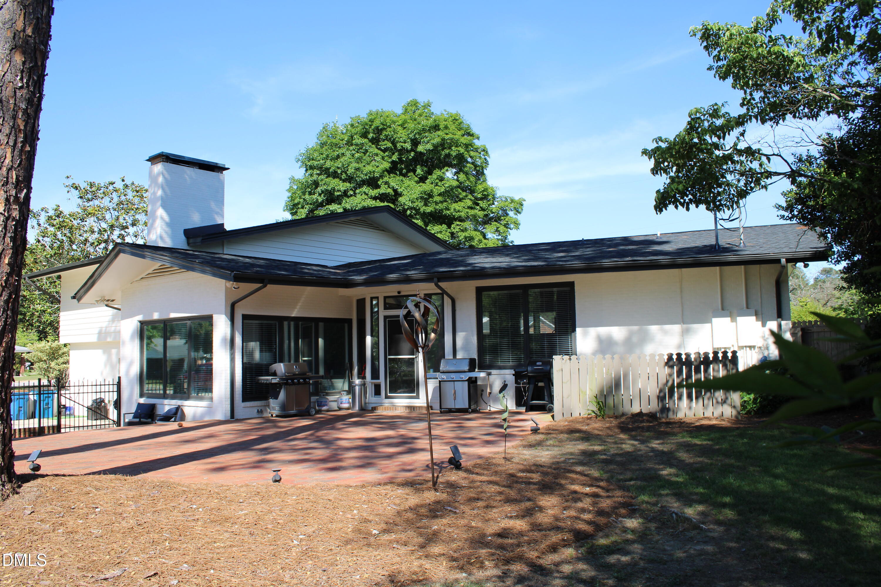 1607 Lakeshore Drive Property Photo 9
