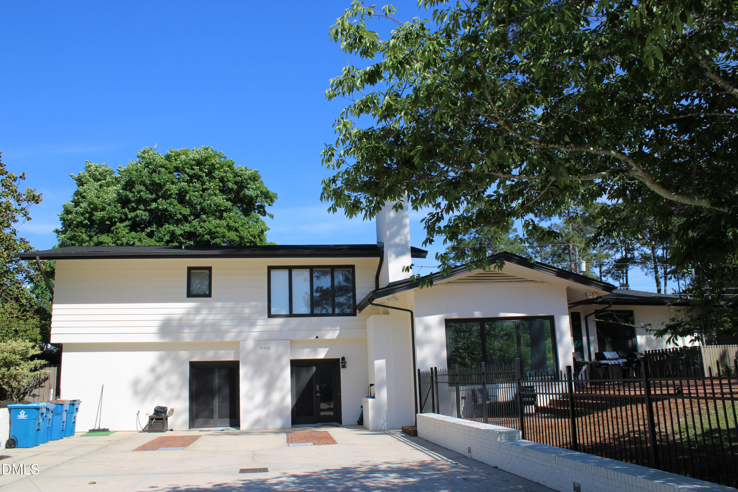 1607 Lakeshore Drive Property Photo 10
