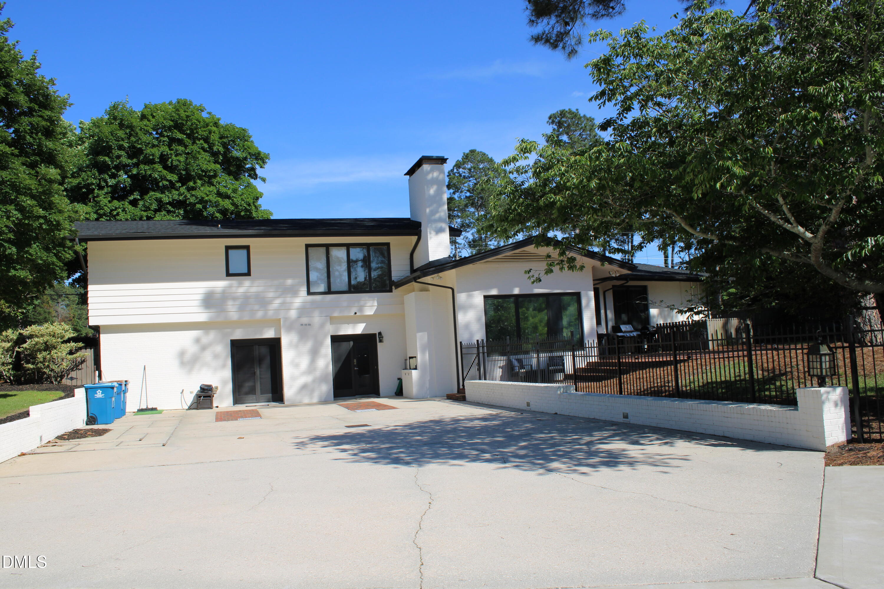 1607 Lakeshore Drive Property Photo 12