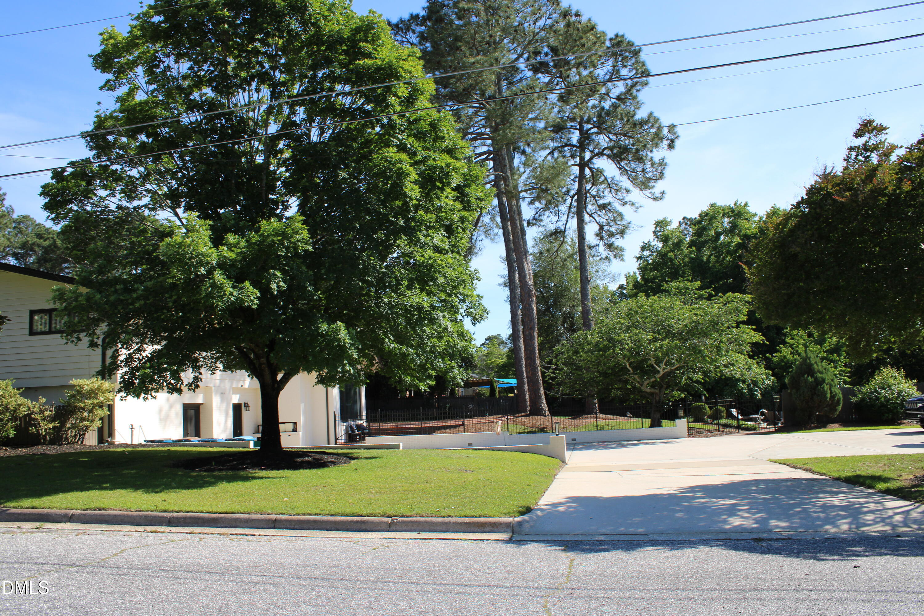 1607 Lakeshore Drive Property Photo 14