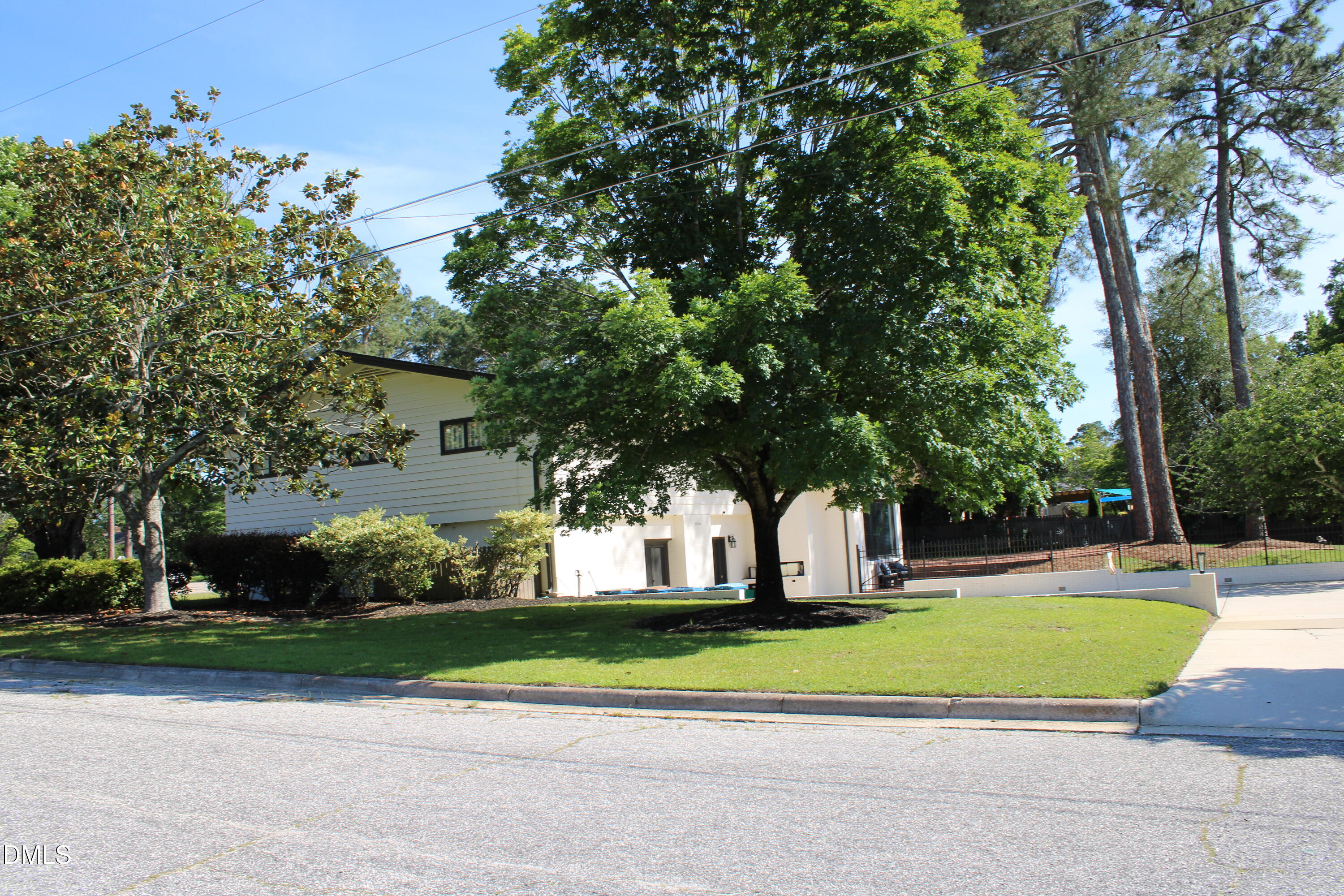 1607 Lakeshore Drive Property Photo 15