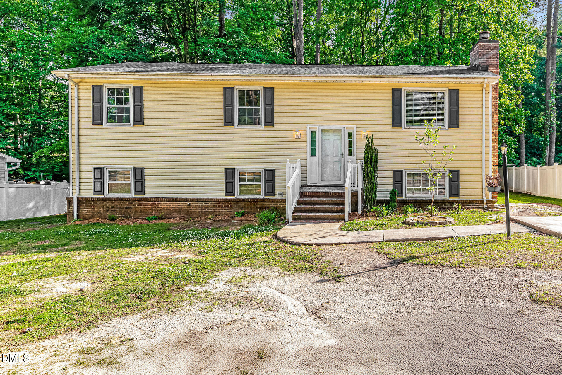 1209 Anne Street Property Photo