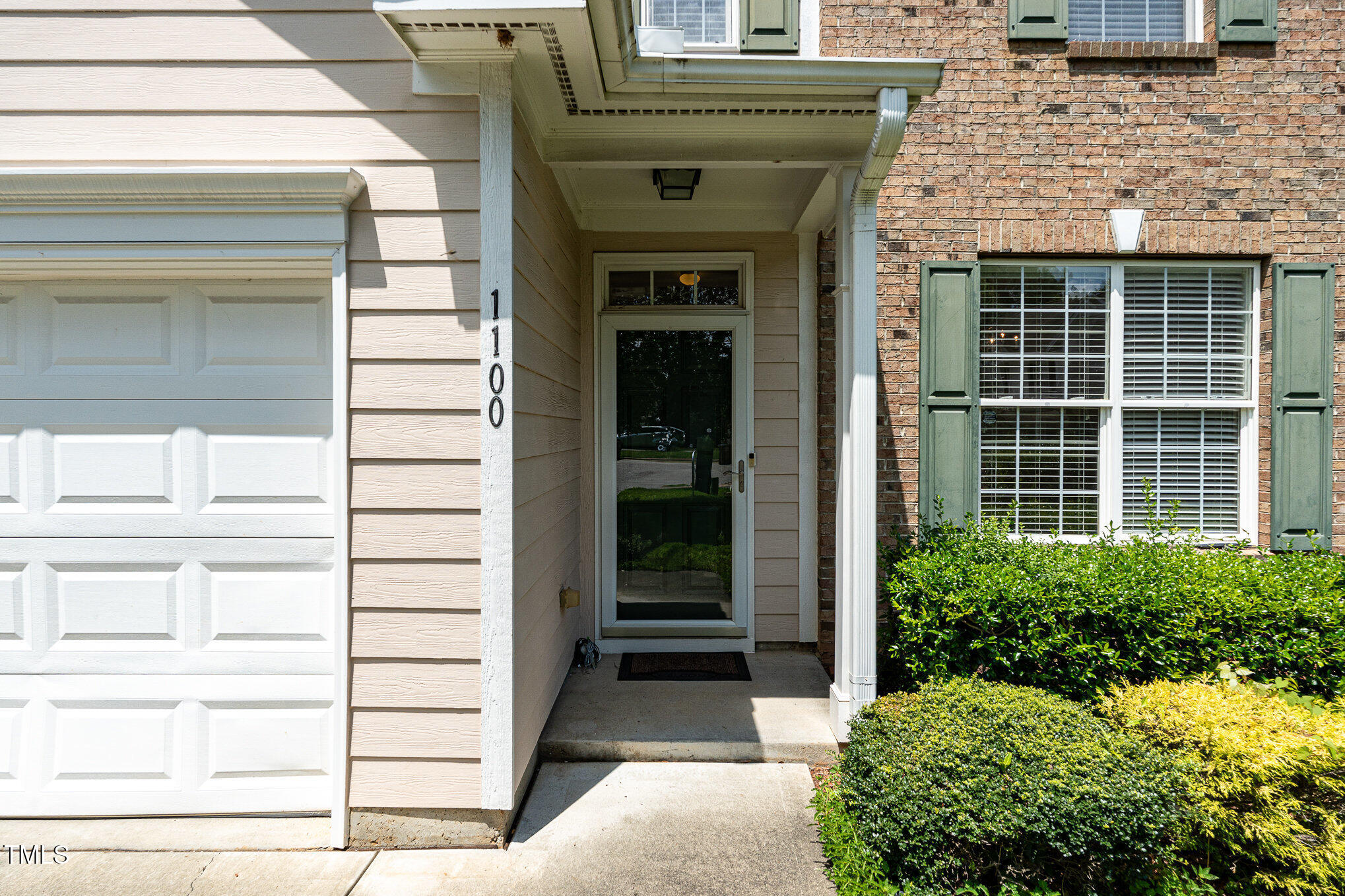 1100 Washhouse Lane Property Photo 3
