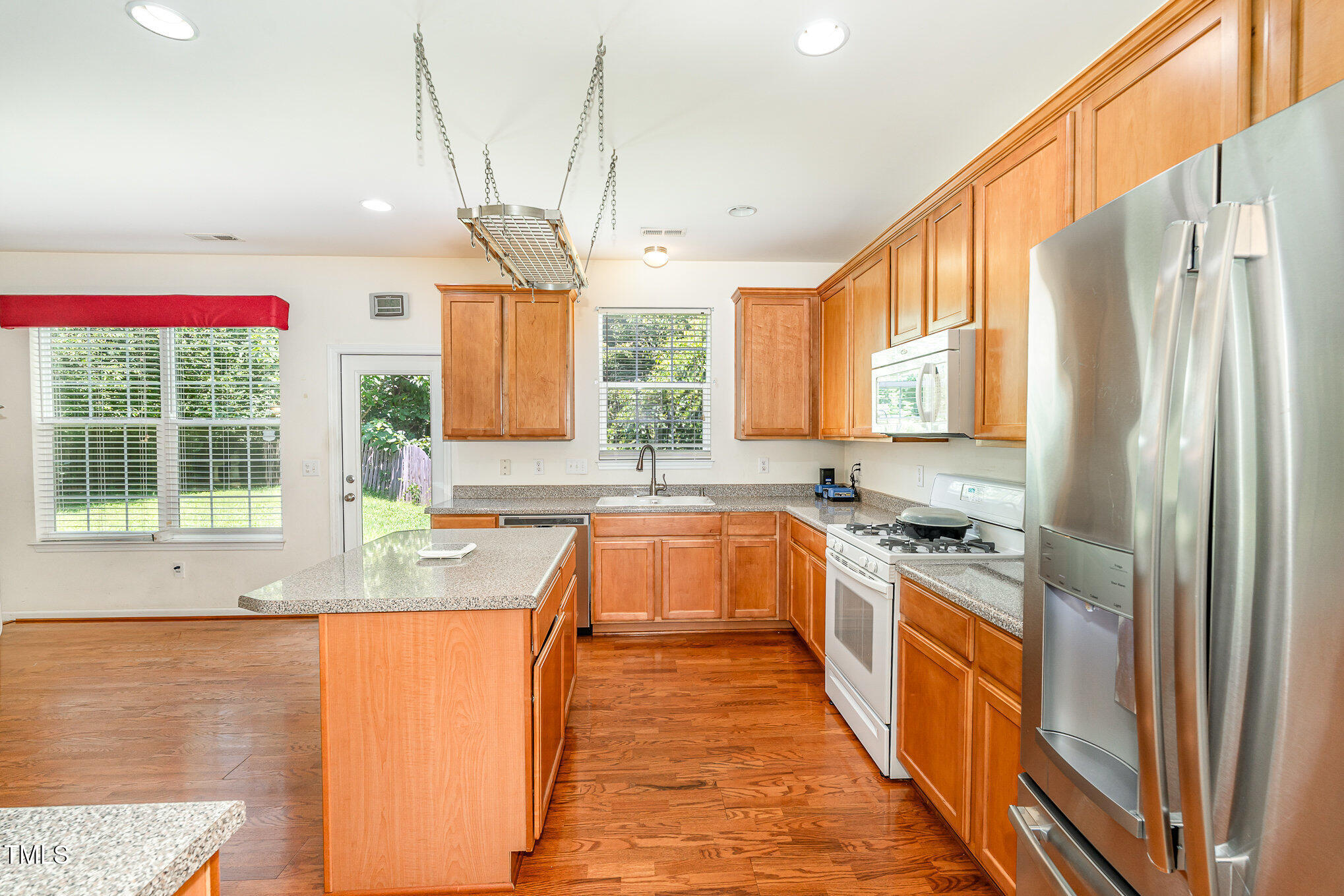 1100 Washhouse Lane Property Photo 6