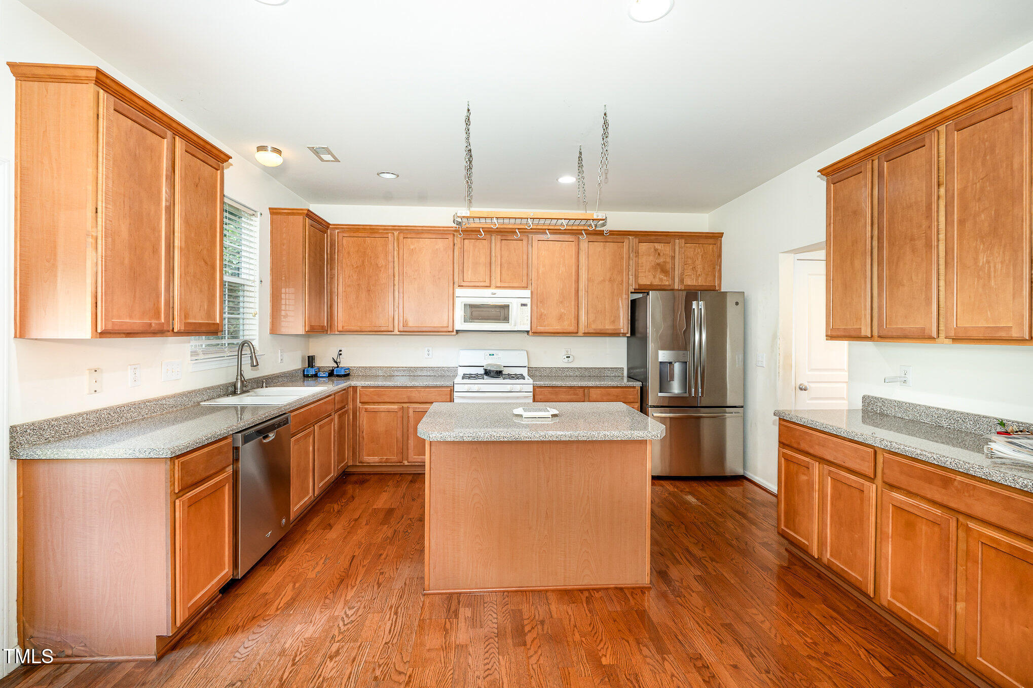 1100 Washhouse Lane Property Photo 7