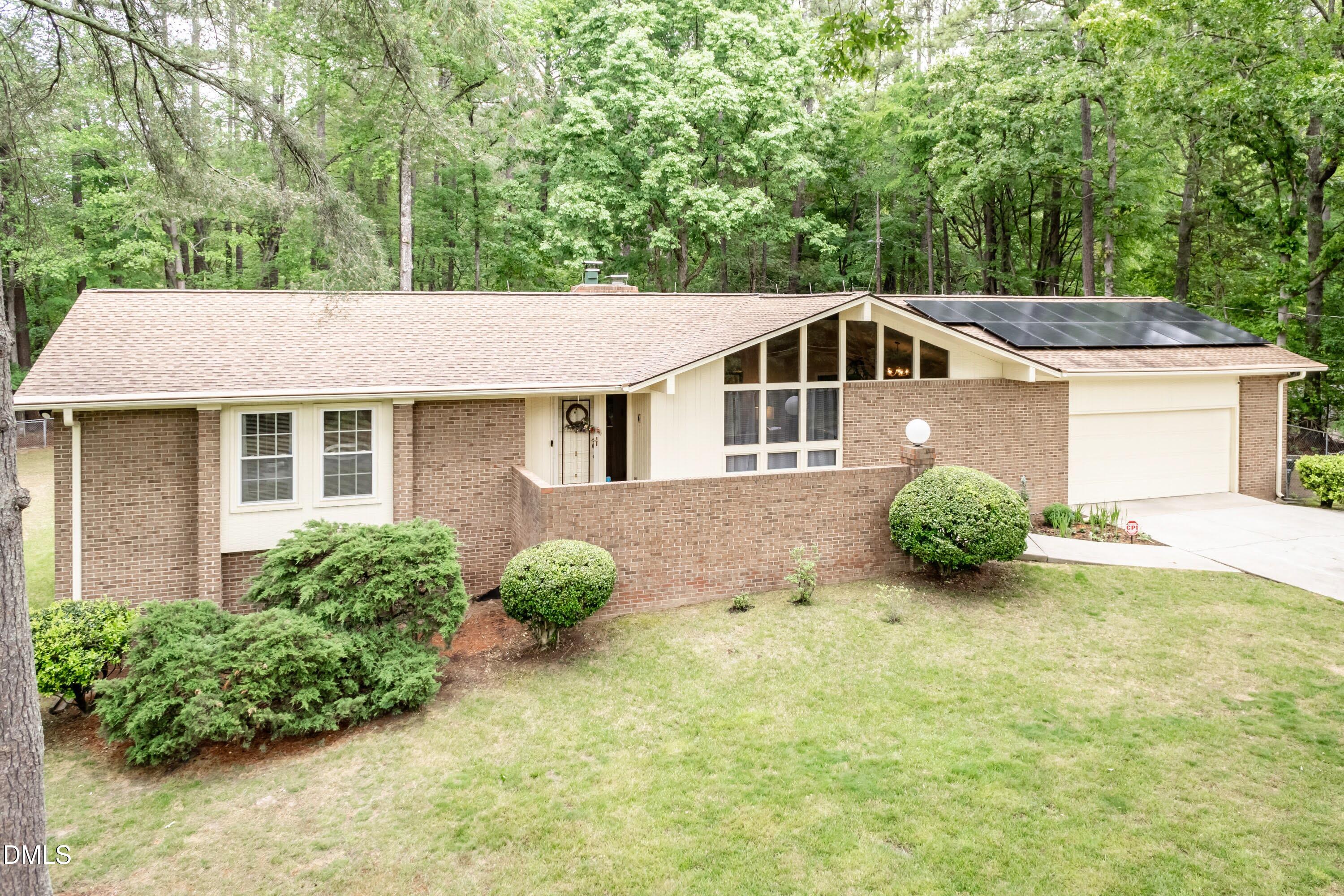 221 Obie Drive Property Photo 1