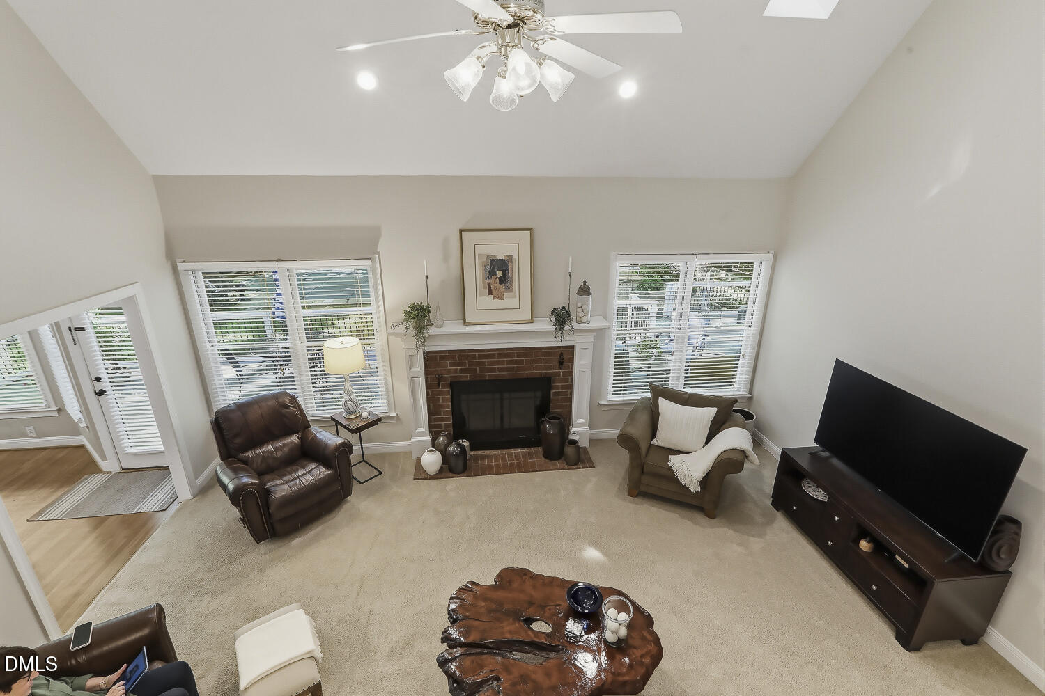 429 Grosvenor Drive Property Photo 20
