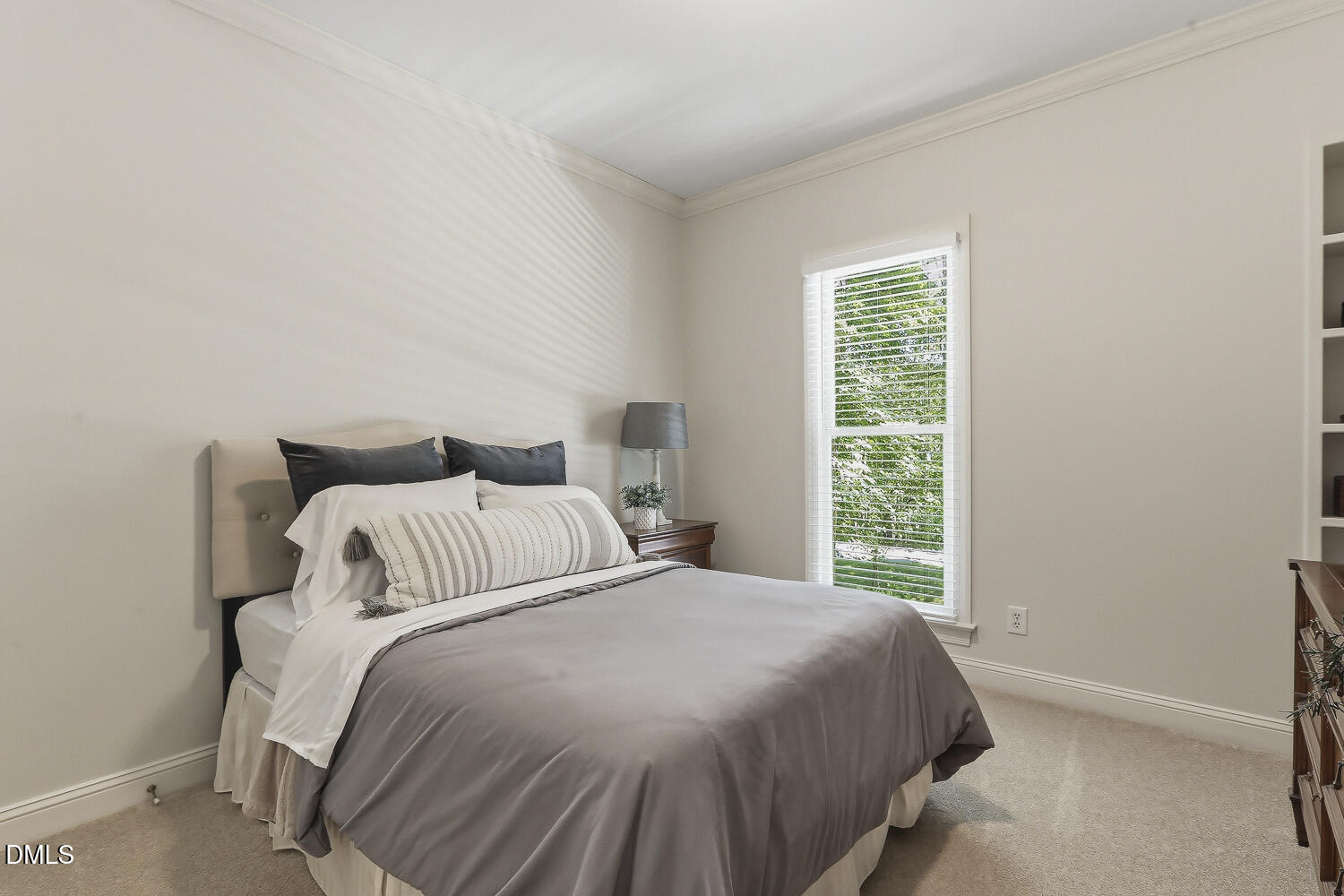 429 Grosvenor Drive Property Photo 49