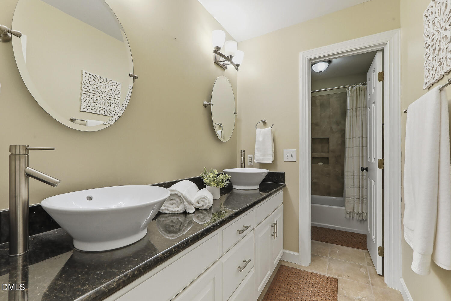 429 Grosvenor Drive Property Photo 57