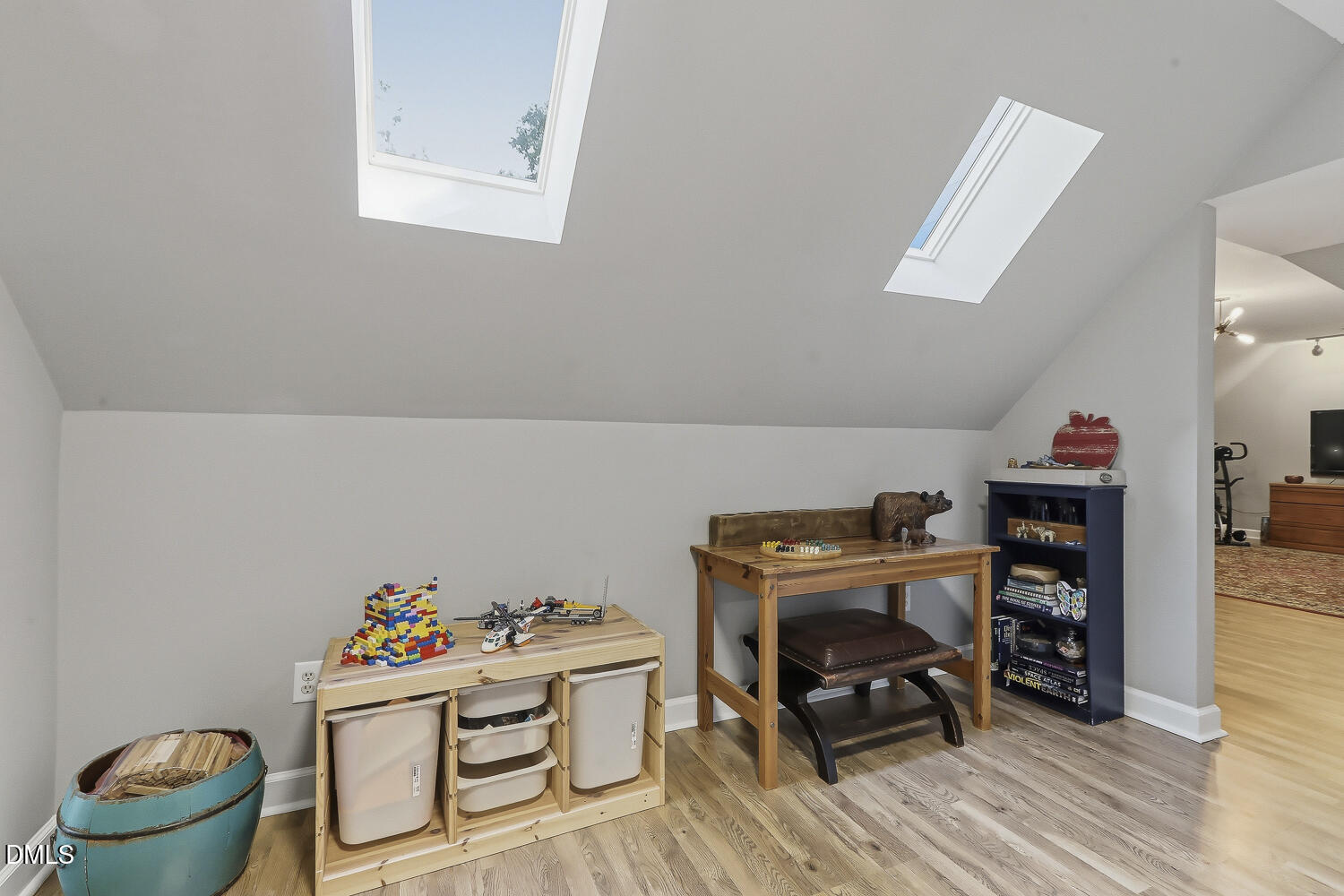 429 Grosvenor Drive Property Photo 66