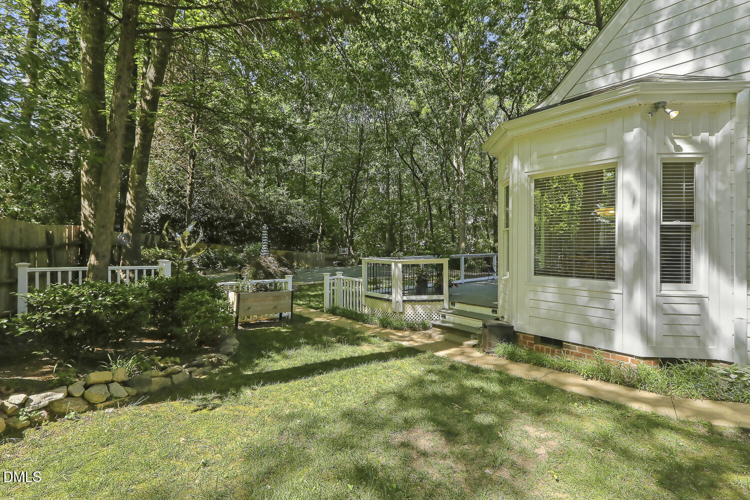 429 Grosvenor Drive Property Photo 89
