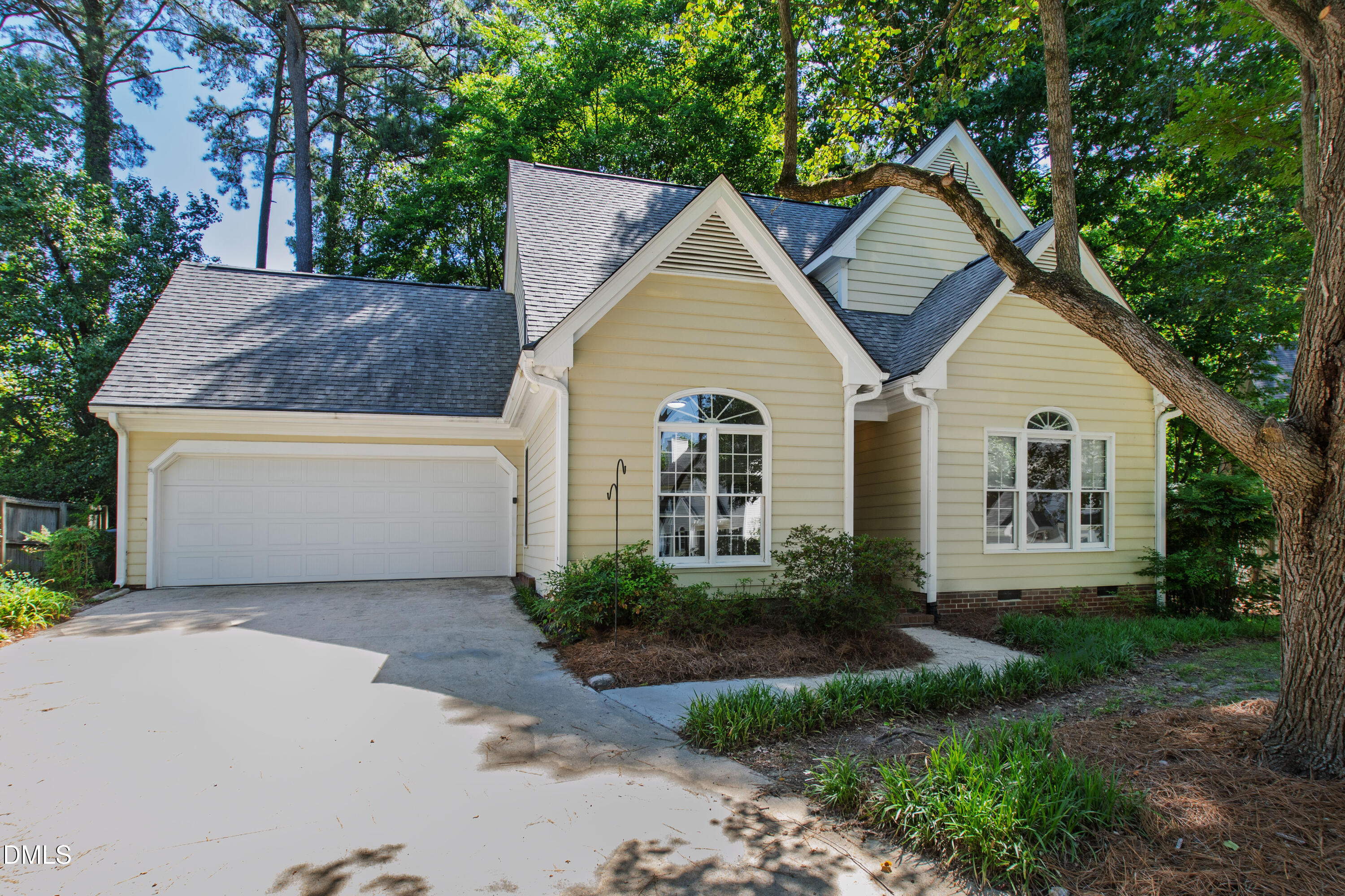 4305 Dinwiddie Court Property Photo 3