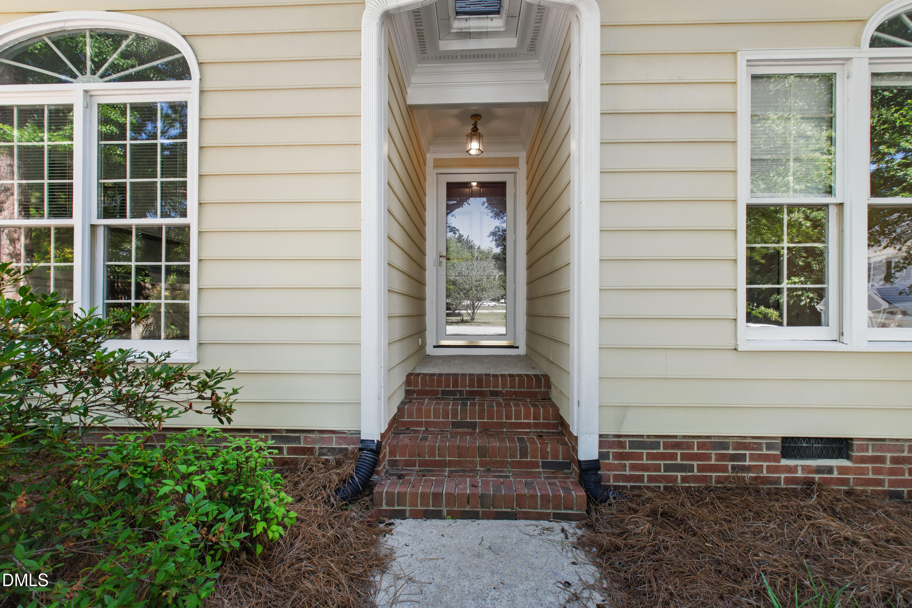 4305 Dinwiddie Court Property Photo 4