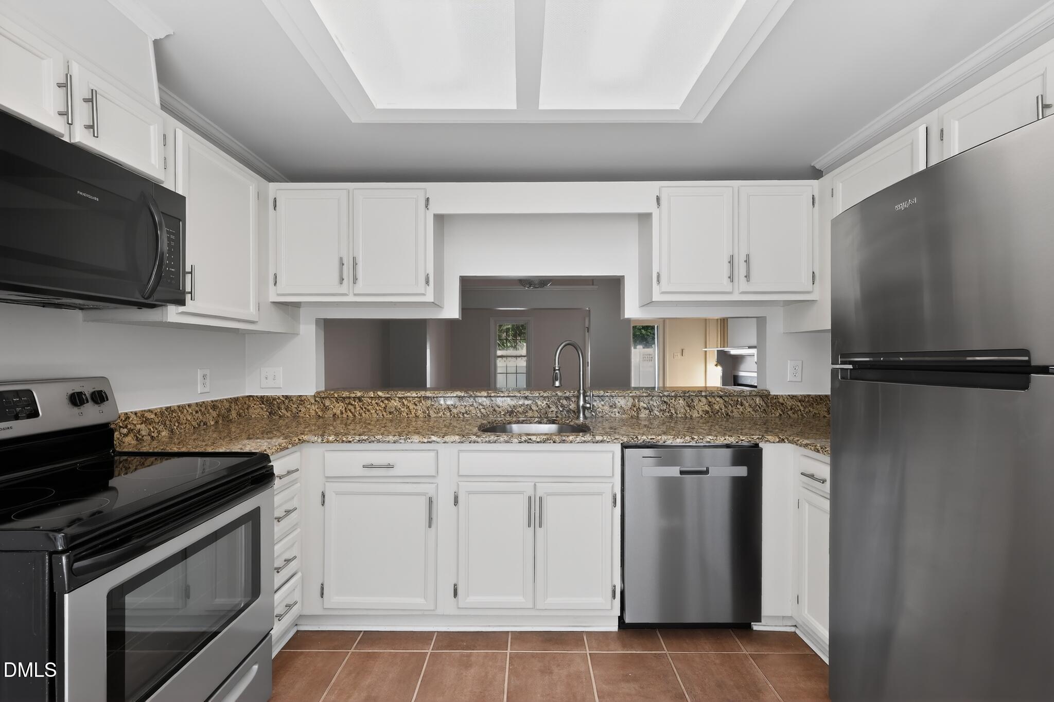 126 Spring Cove Drive Property Photo 4