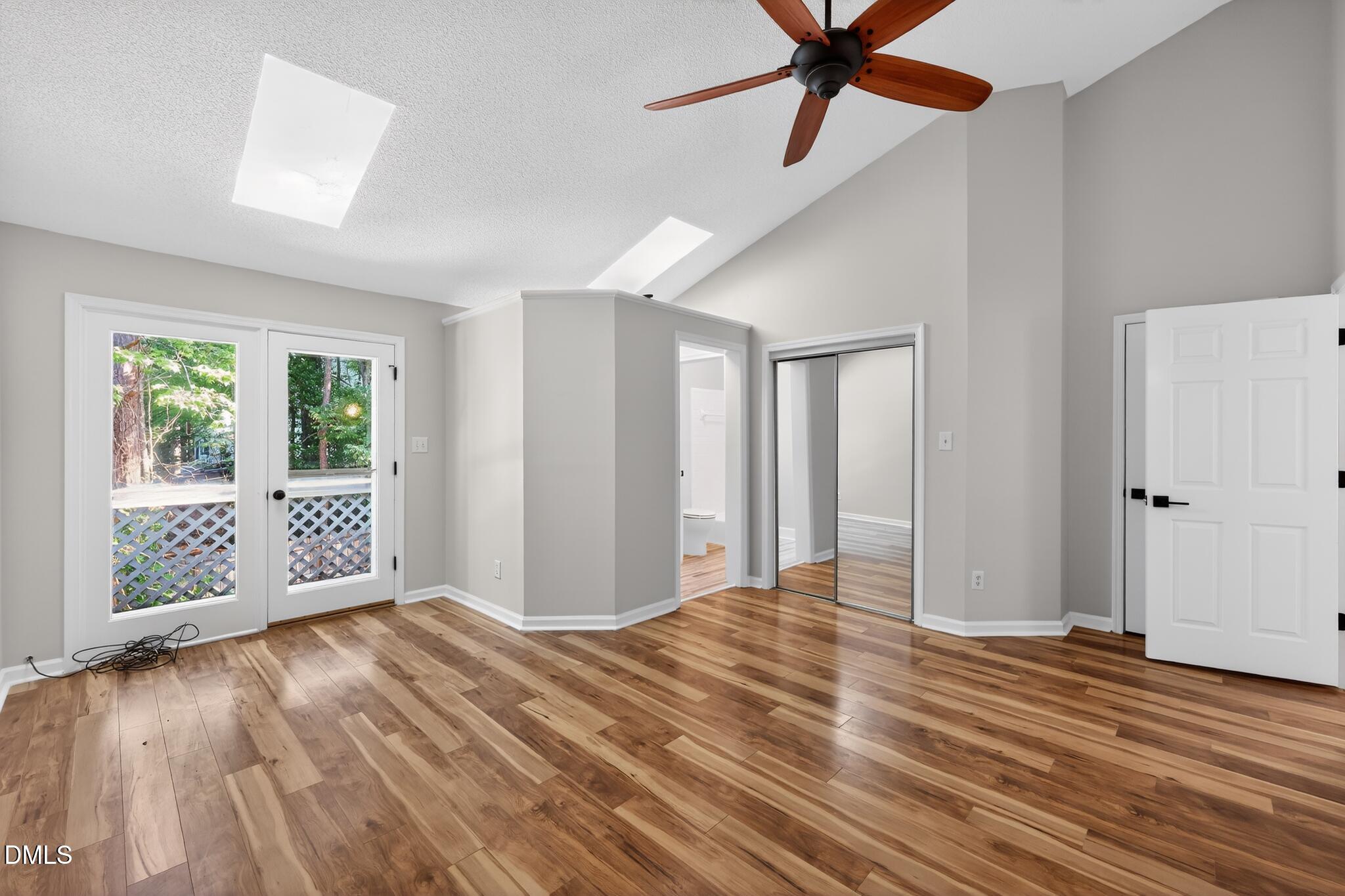 126 Spring Cove Drive Property Photo 8