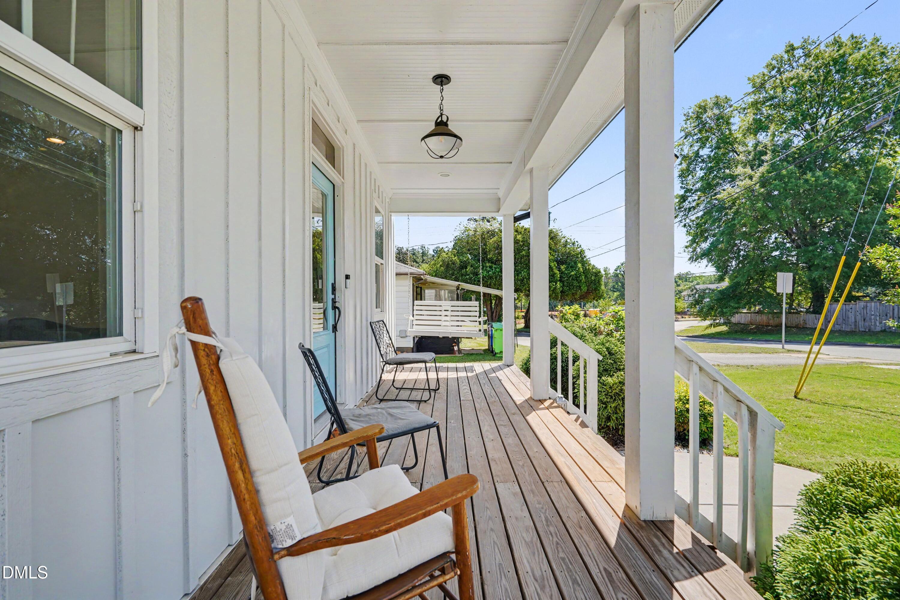 443 Como Drive Property Photo 1