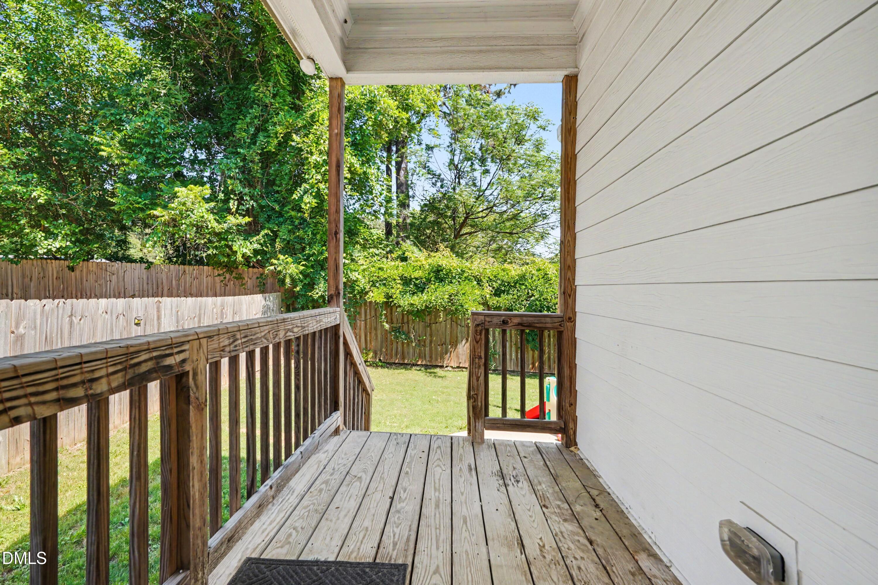 443 Como Drive Property Photo 27