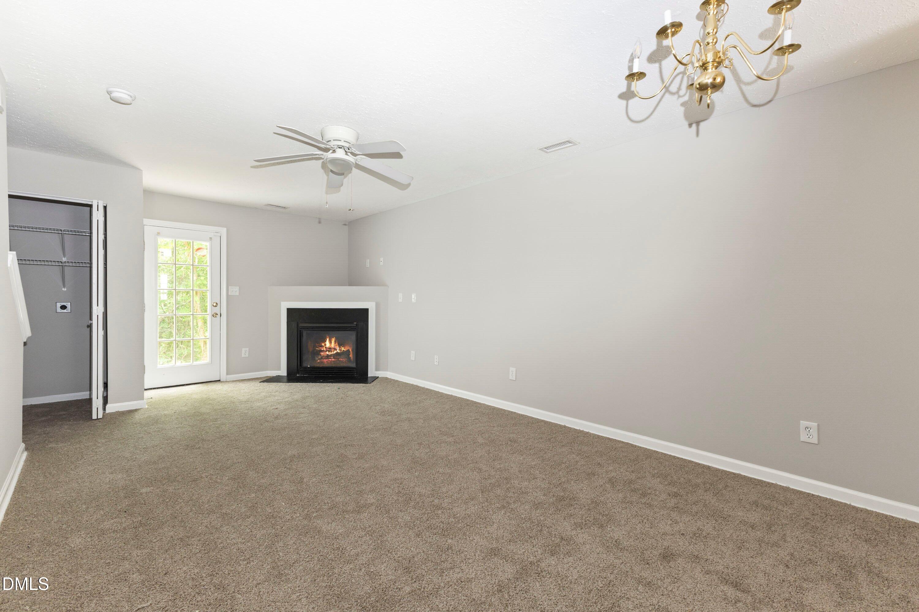 3358 Tarleton W Property Photo 9