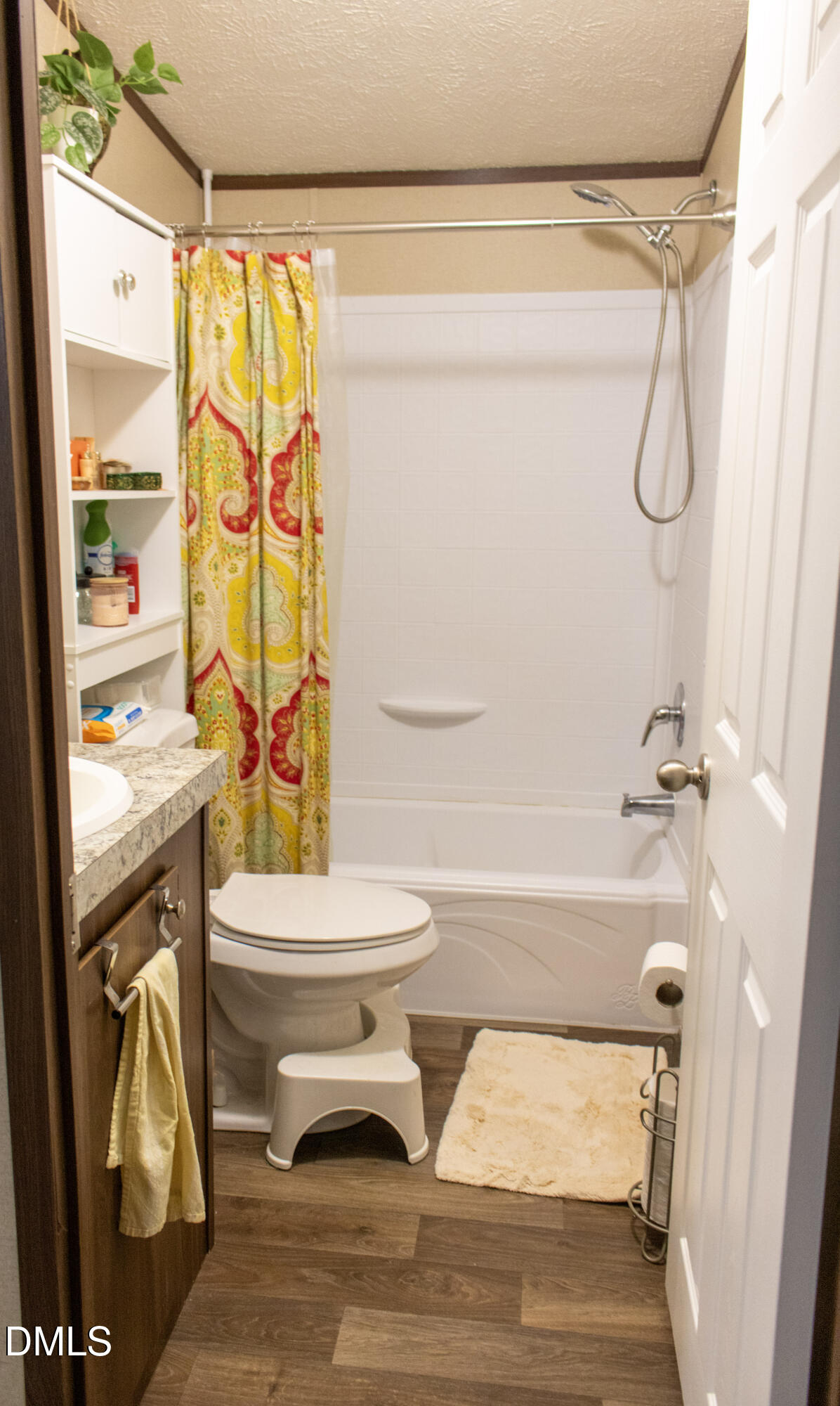 313 Old Country Lane Property Photo 10
