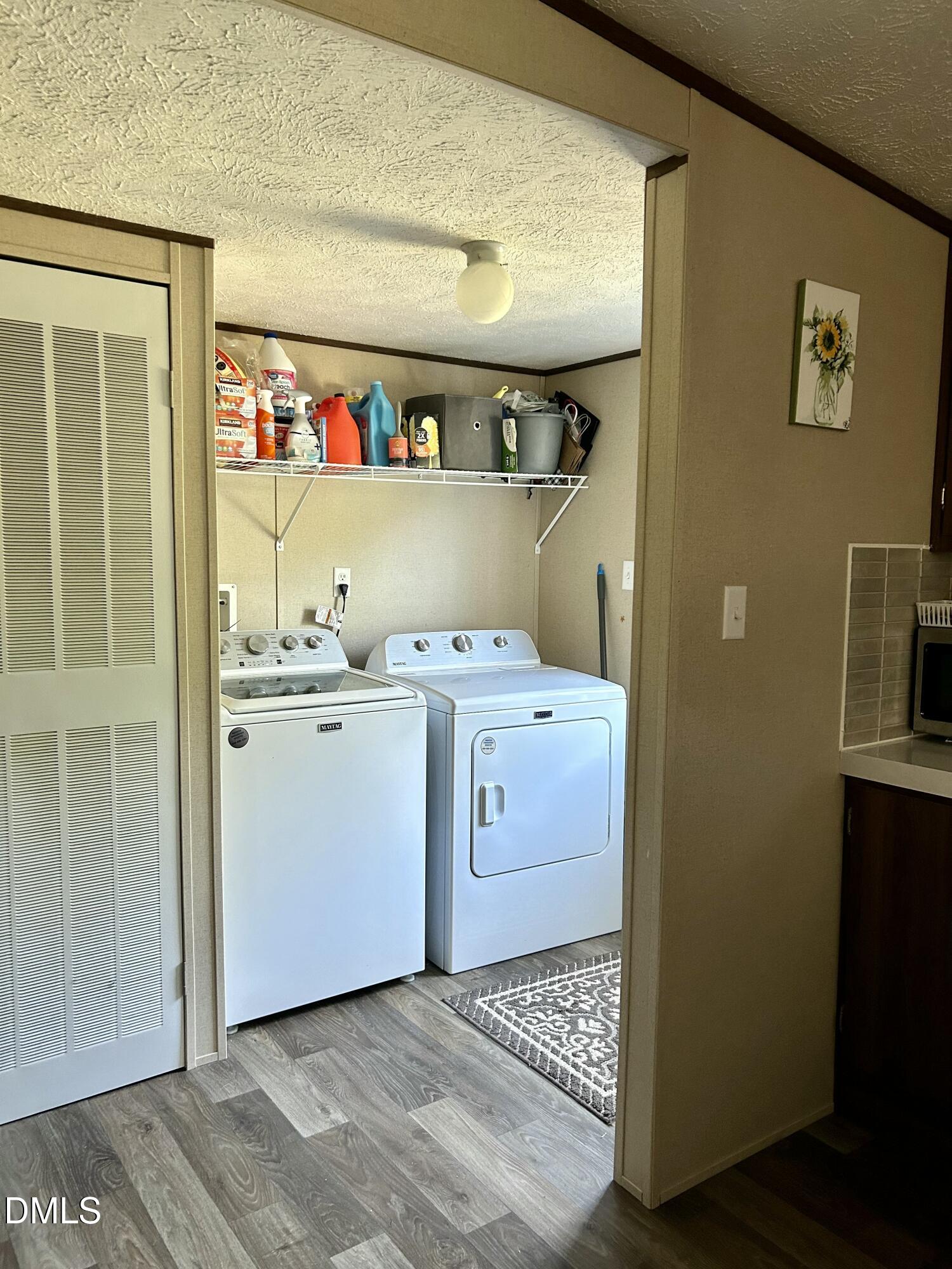 313 Old Country Lane Property Photo 12